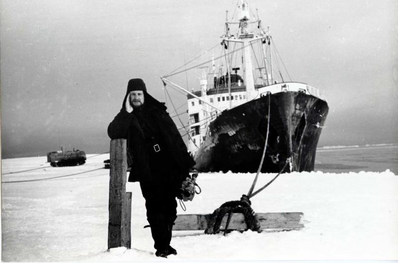 Andres Sööt ja jäälõhkuja Ob Antarktika polaarjaama Mirnõi reidil