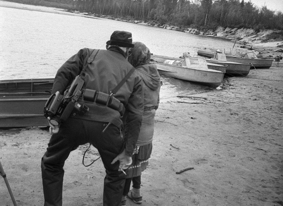 Vassili intervjuu jõe ääres - Foto Maie Jõgi