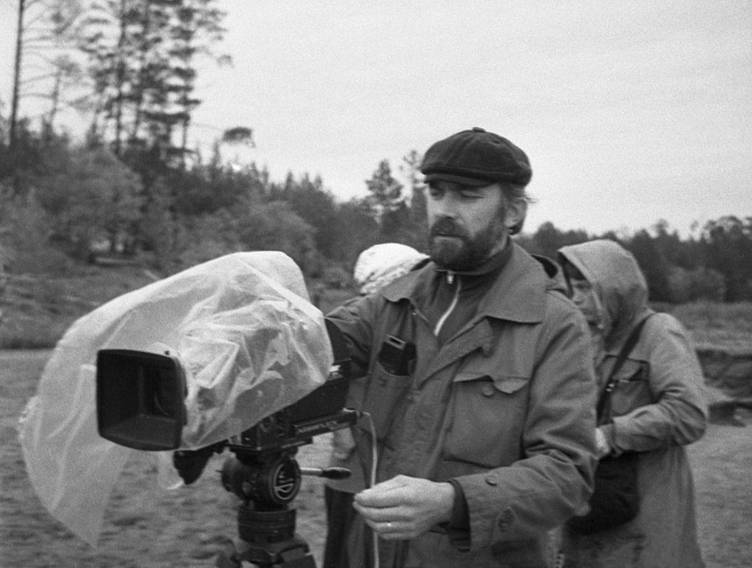 Vassili intervjuu jõe ääres - Foto Maie Jõgi
