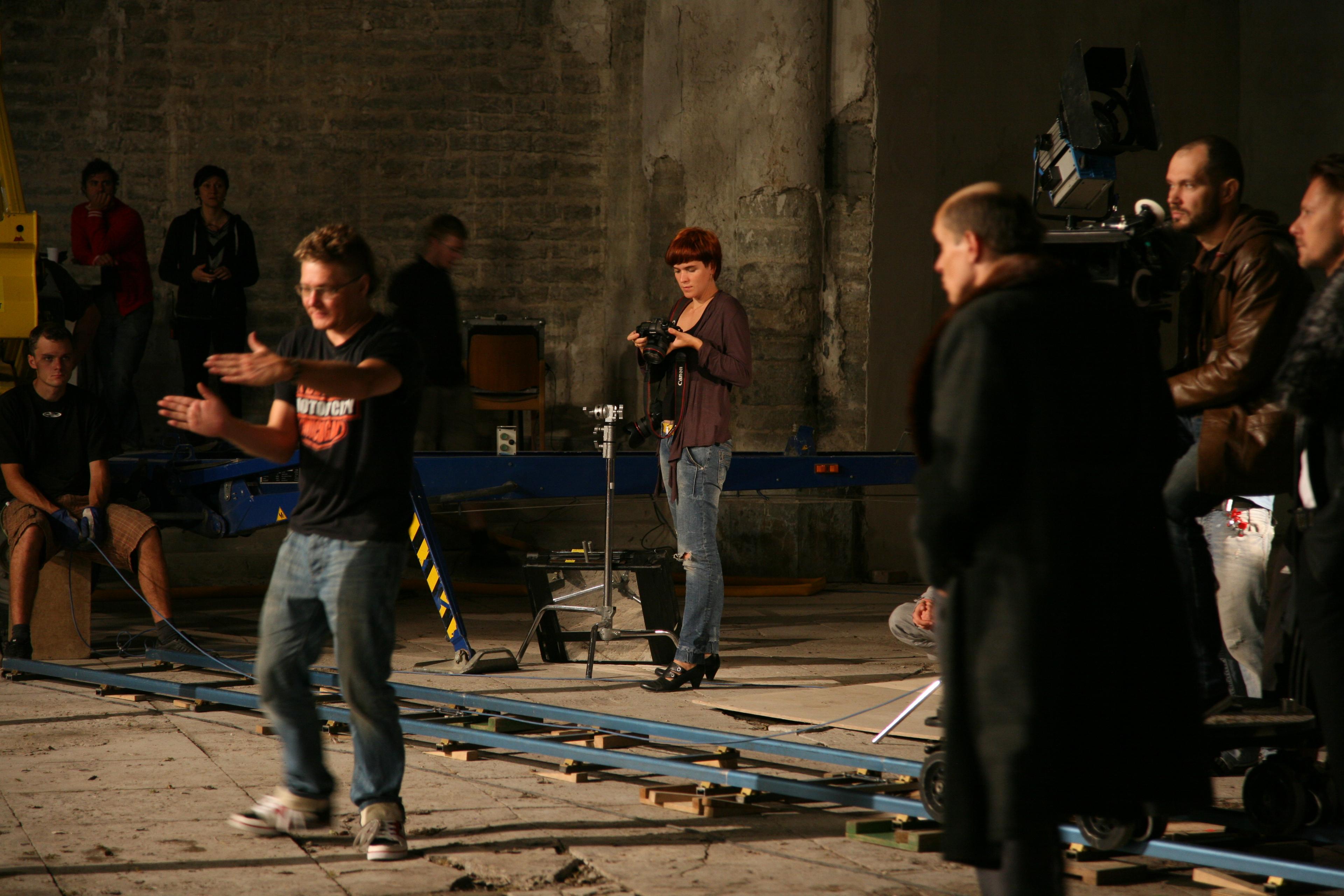 Filmivõtetel Narva Aleksandri kirikus - Foto Peeter Laurits - Homeless Bob Production