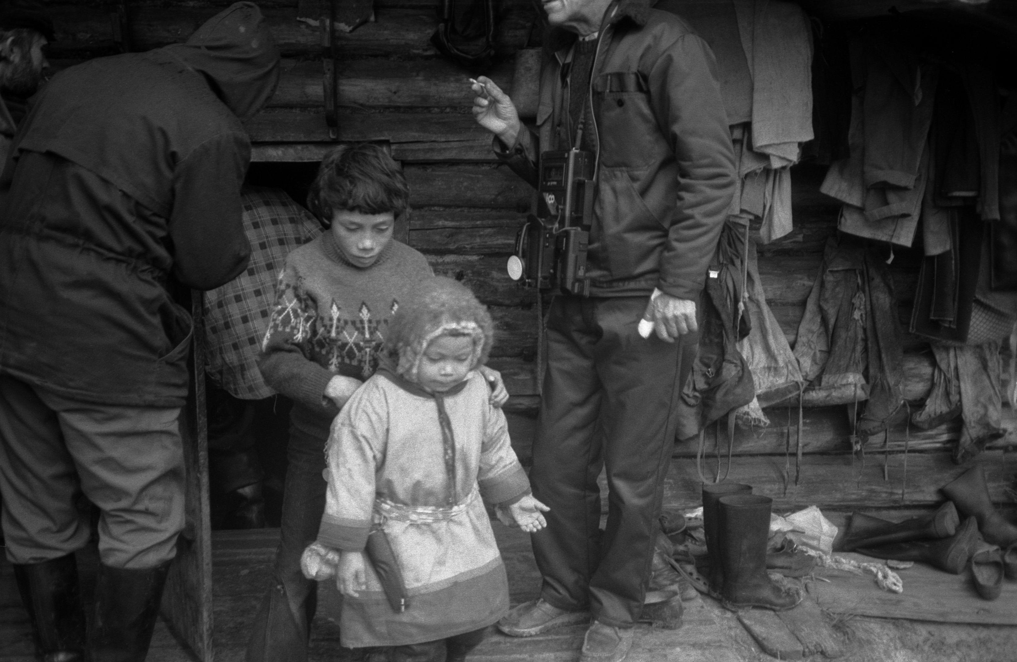 Filmigrupp hantide argipäevas (1988)