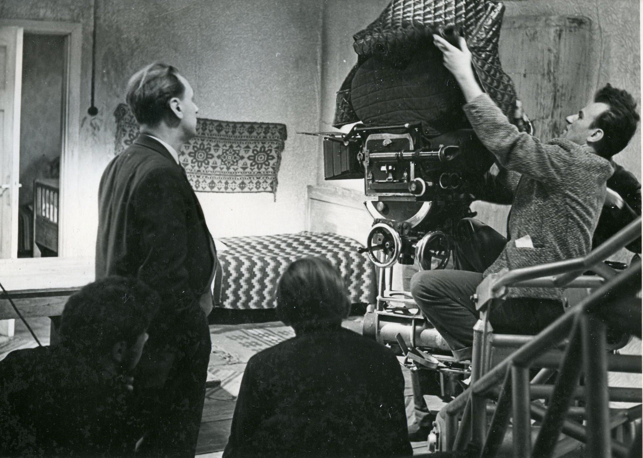 Filmivõtted. Operaator Jüri Garšnek, II režissöör Grigori Kromanov, režissöör Jüri Müür, operator Harry Rehe