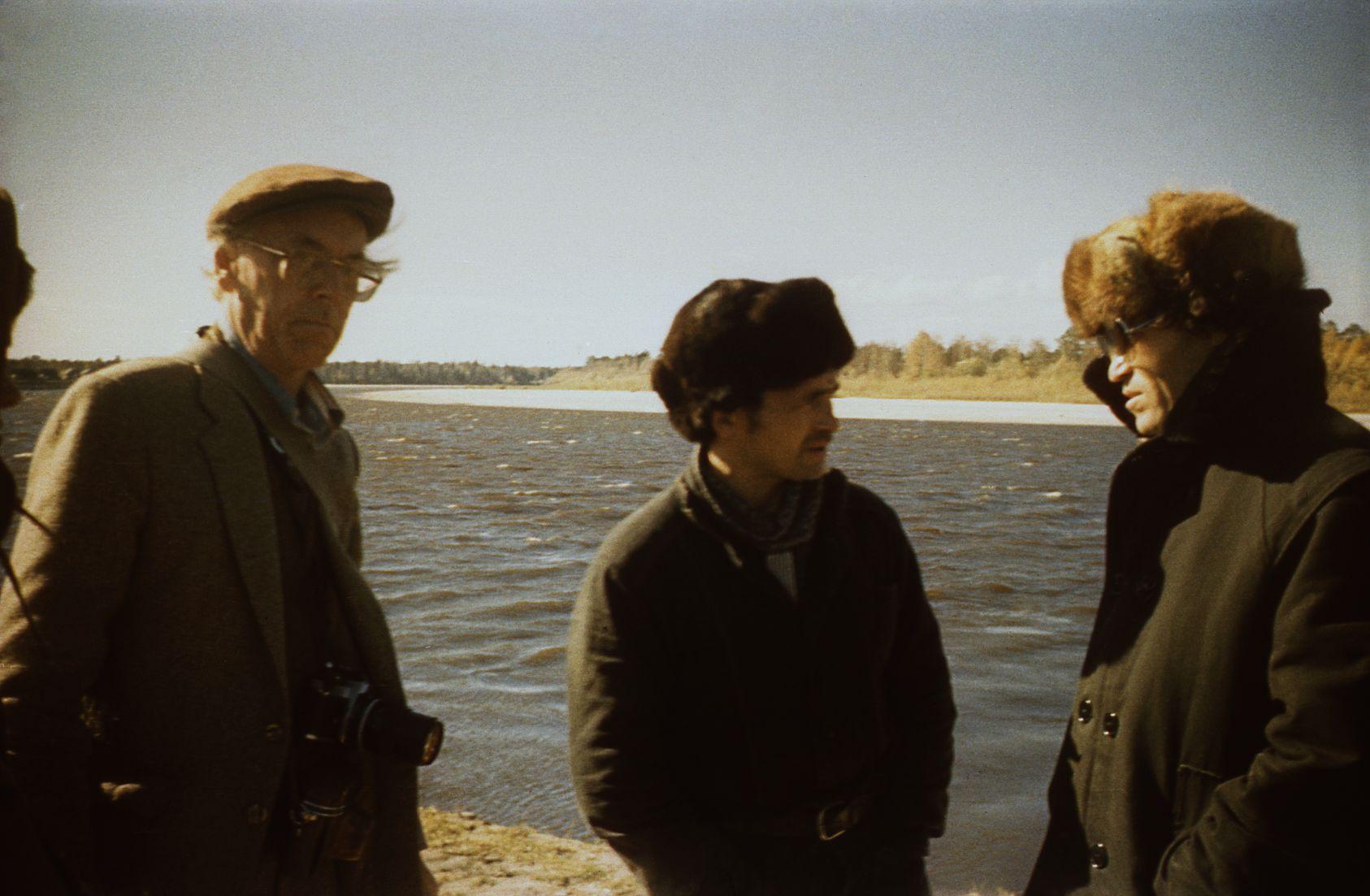 Filmigrupp Agani külas Siberis (1985) - Foto Ago Ruus