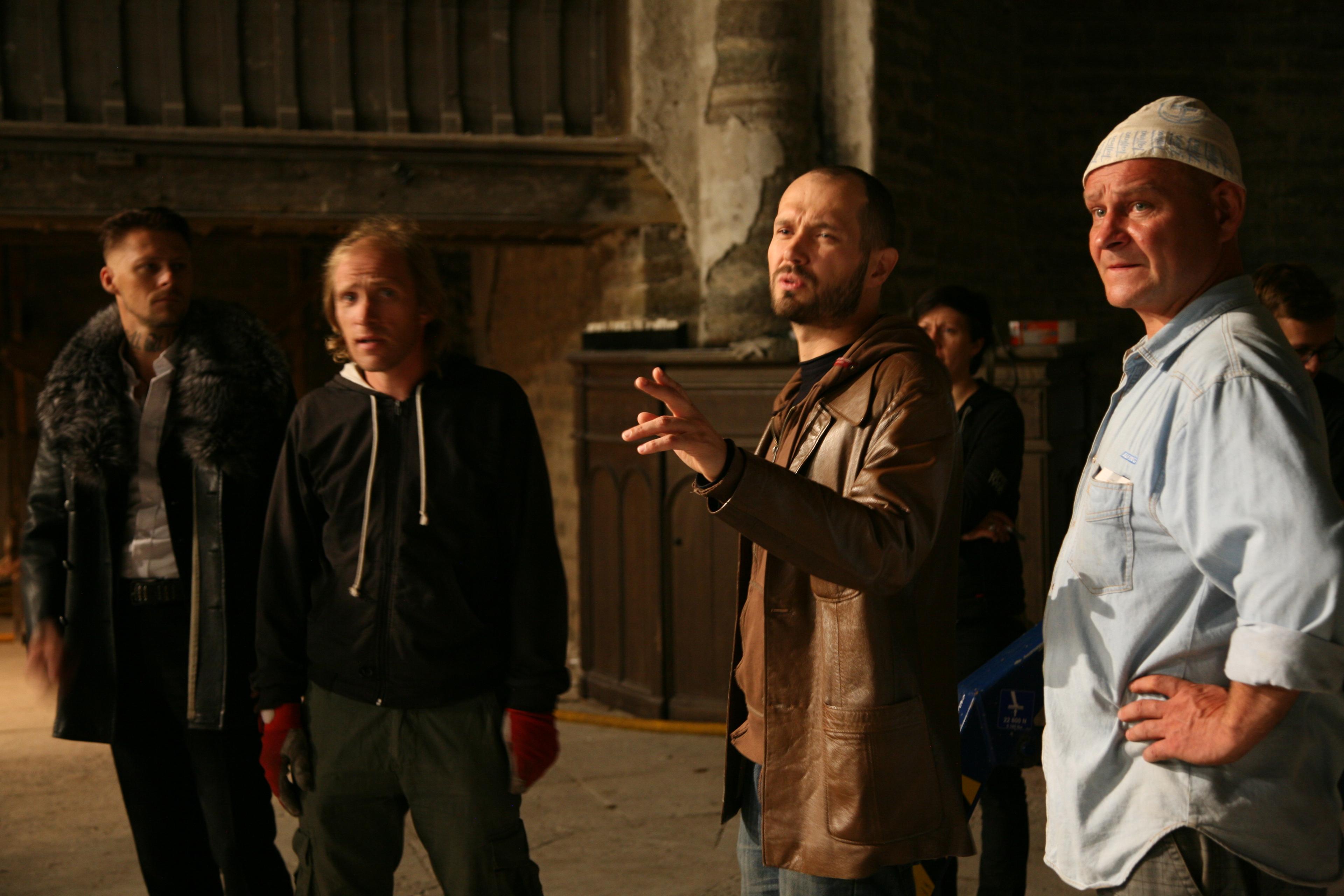 Rogožini osatäitja Tambet Tuisk, valgusmeister Taivo Tenso, operaator Mart Taniel, pürotehnik Armin Altorf - Foto Peeter Laurits - Homeless Bob Production