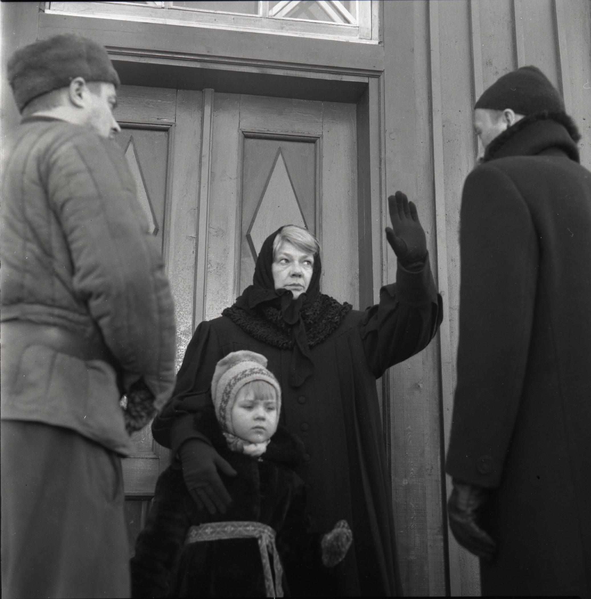 Peeter Kängsepa osas Jaan Rekkor, kõrvalosas Liina Lintrop, Nuudimäe Armilde osas Hilja Varem, linnamehe osas Sulev Luik