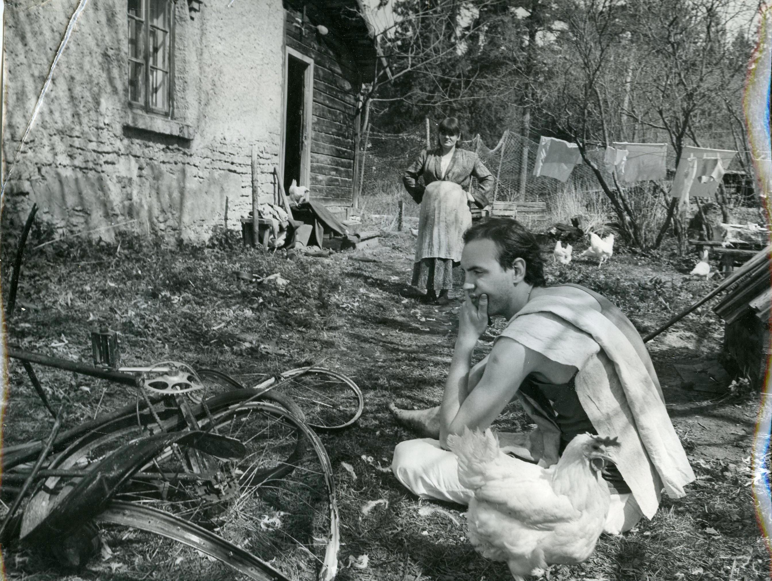 Peeter Viksuri osas Paul Poom, tema naise osas Aire Johanson - Foto Mikk Raude