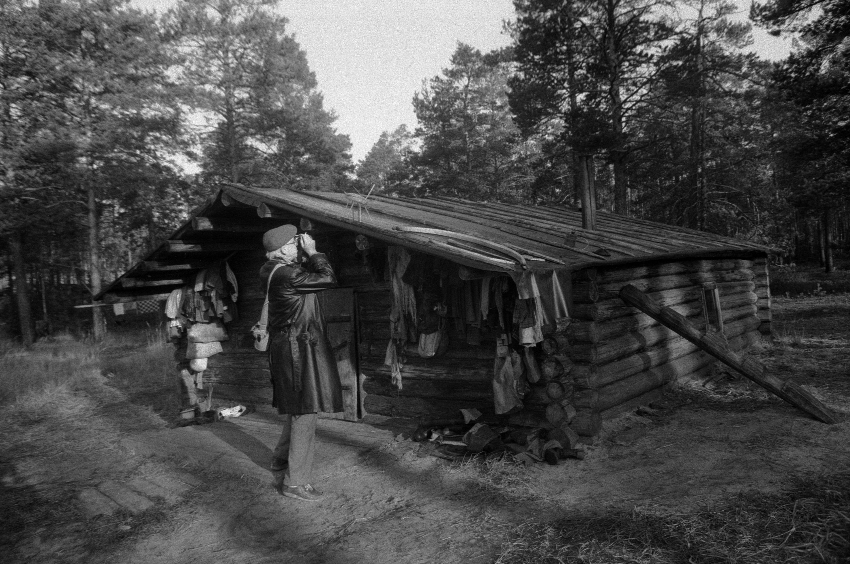Lennart Meri fotografeerimas filmivõtetel (1985)