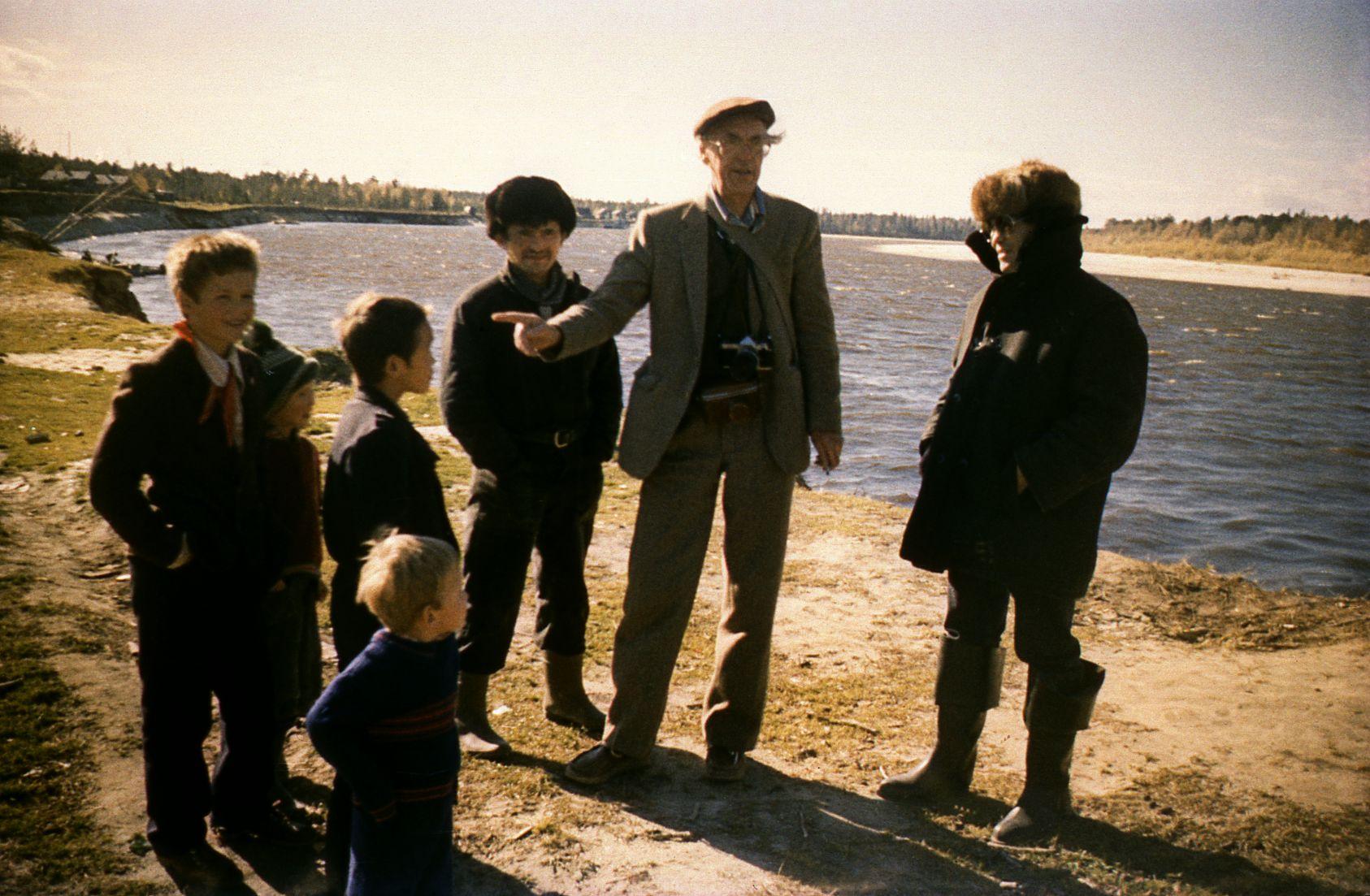 Filmigrupp Agani külas Siberis (1985) - Foto Ago Ruus
