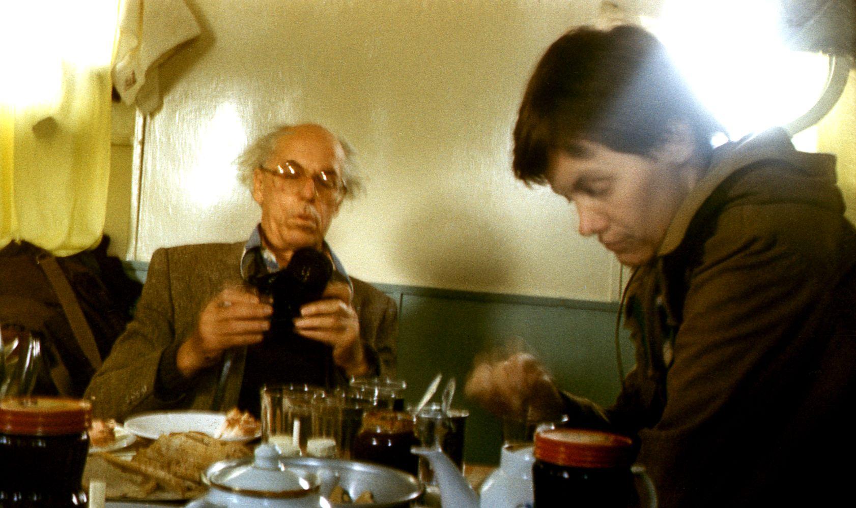 Filmigrupp Agani külas Siberis (1985) - Foto Ago Ruus