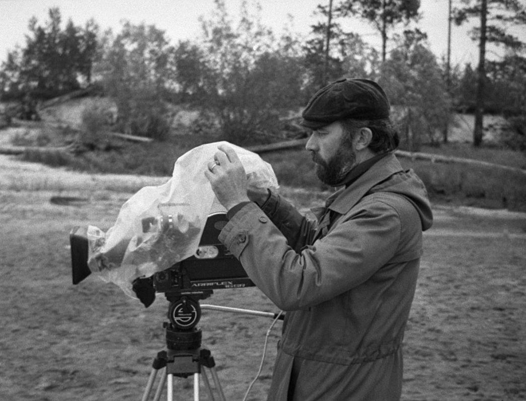 Vassili intervjuu jõe ääres - Foto Maie Jõgi