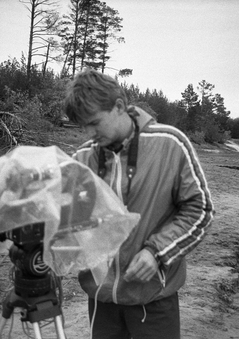 Vassili intervjuu jõe ääres - Foto Maie Jõgi