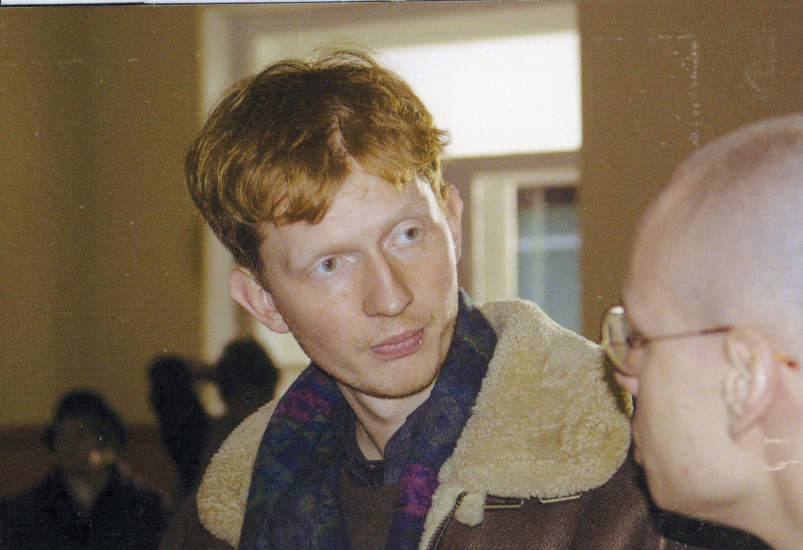 Produtsent Kristian Taska filmivõtetel Haapsalu raudteejaamas - Foto Olav Neuland