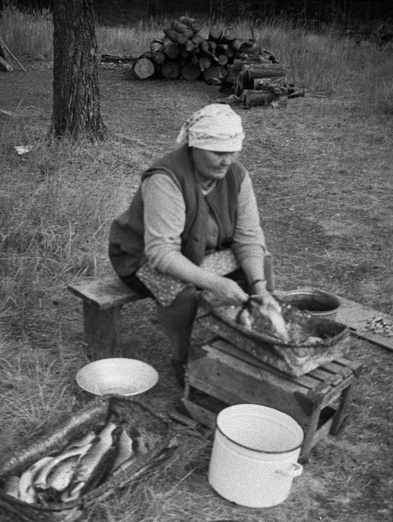 Filmigrupi söögipaus - Foto Maie Jõgi