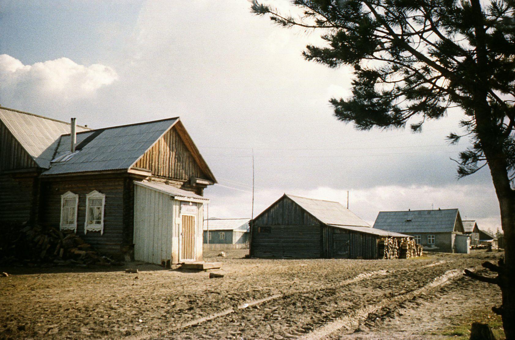 Filmigrupp Agani külas Siberis (1985) - Foto Ago Ruus