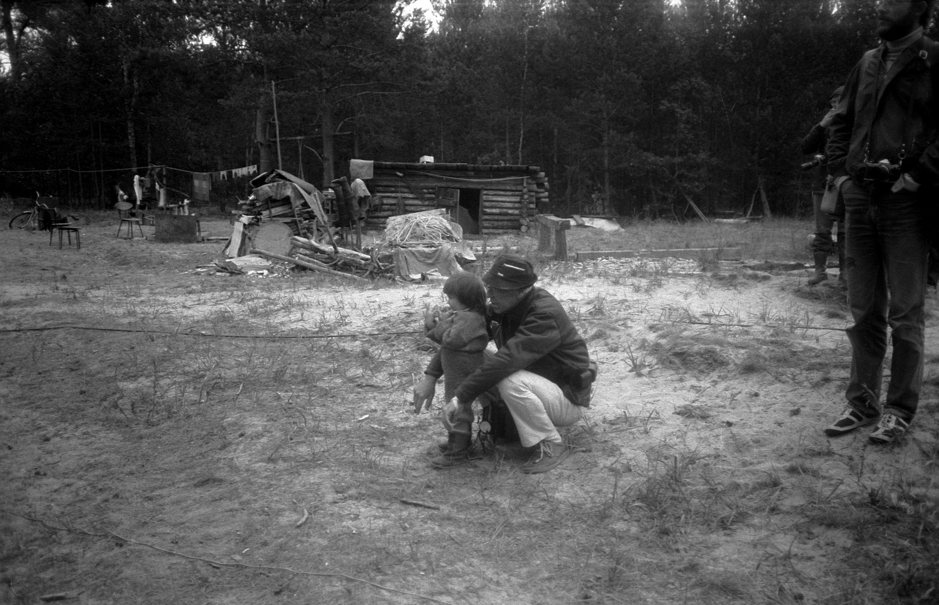 Filmigrupp hantide argipäevas (1988)