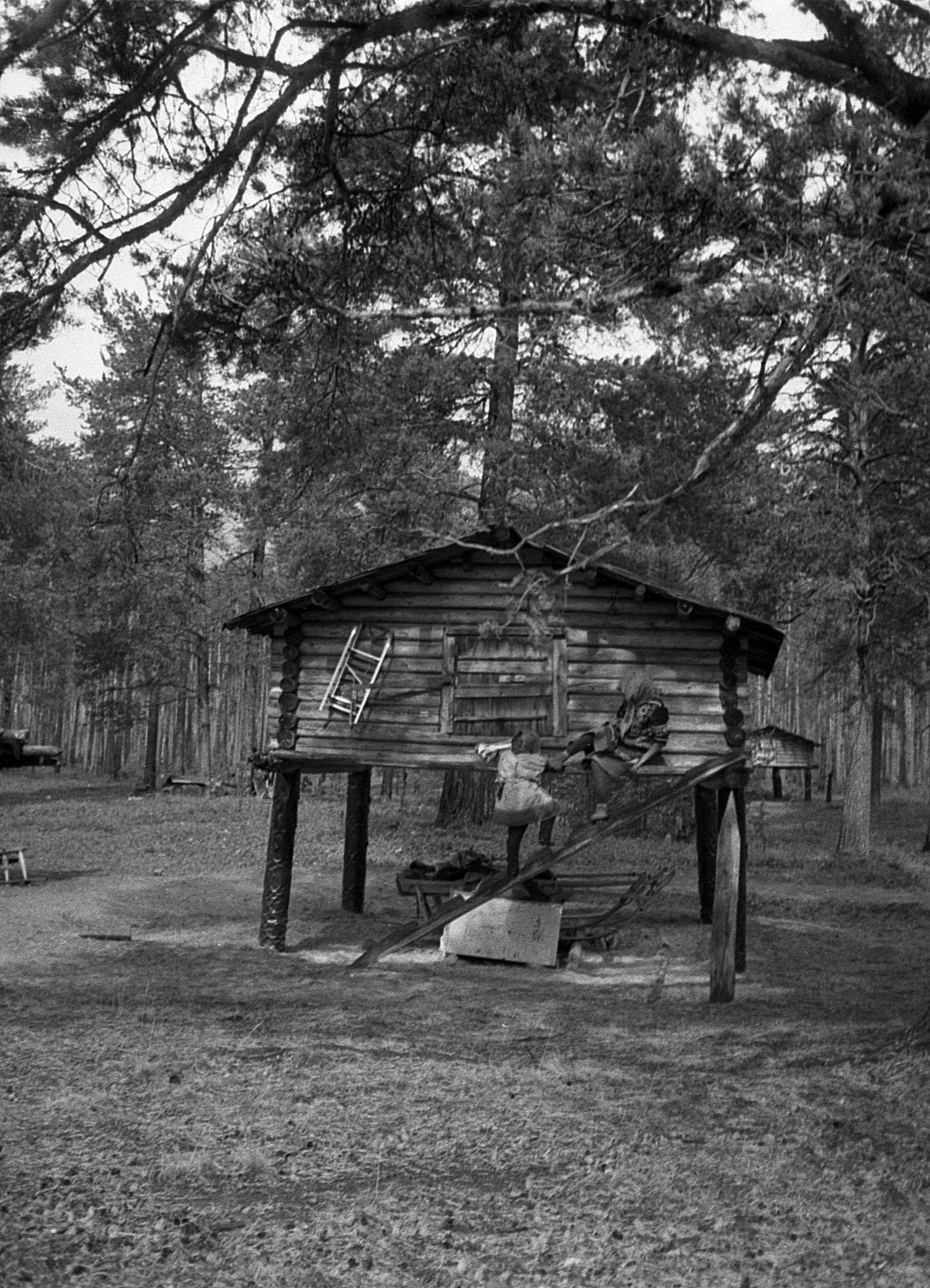 Filmivõtted sammasaida juures - Foto Maie Jõgi