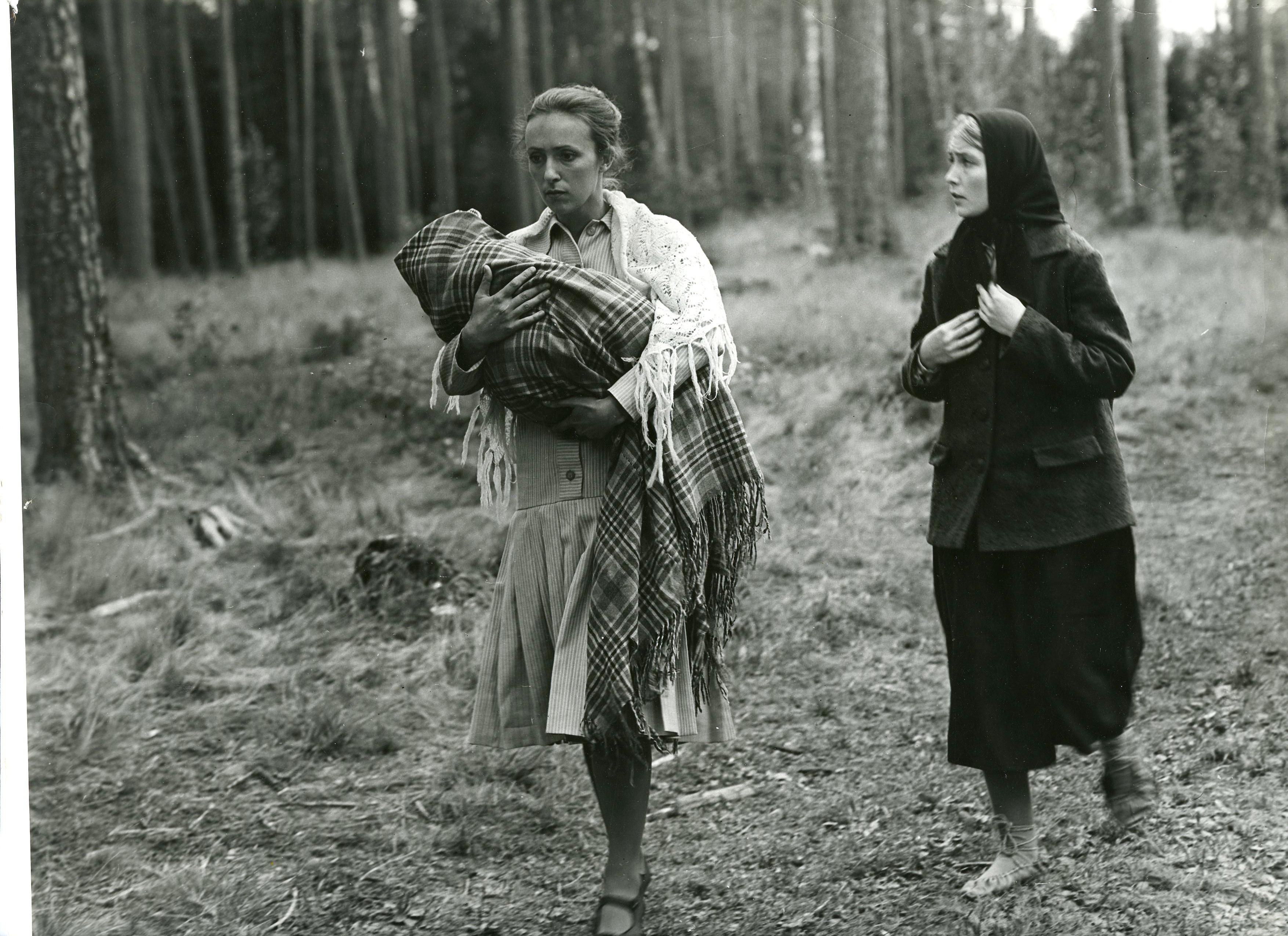 Mängufilm Kõrboja peremees (1979) - Anna osas Kaie Mihkelson, Eevi osas Lea Sild 