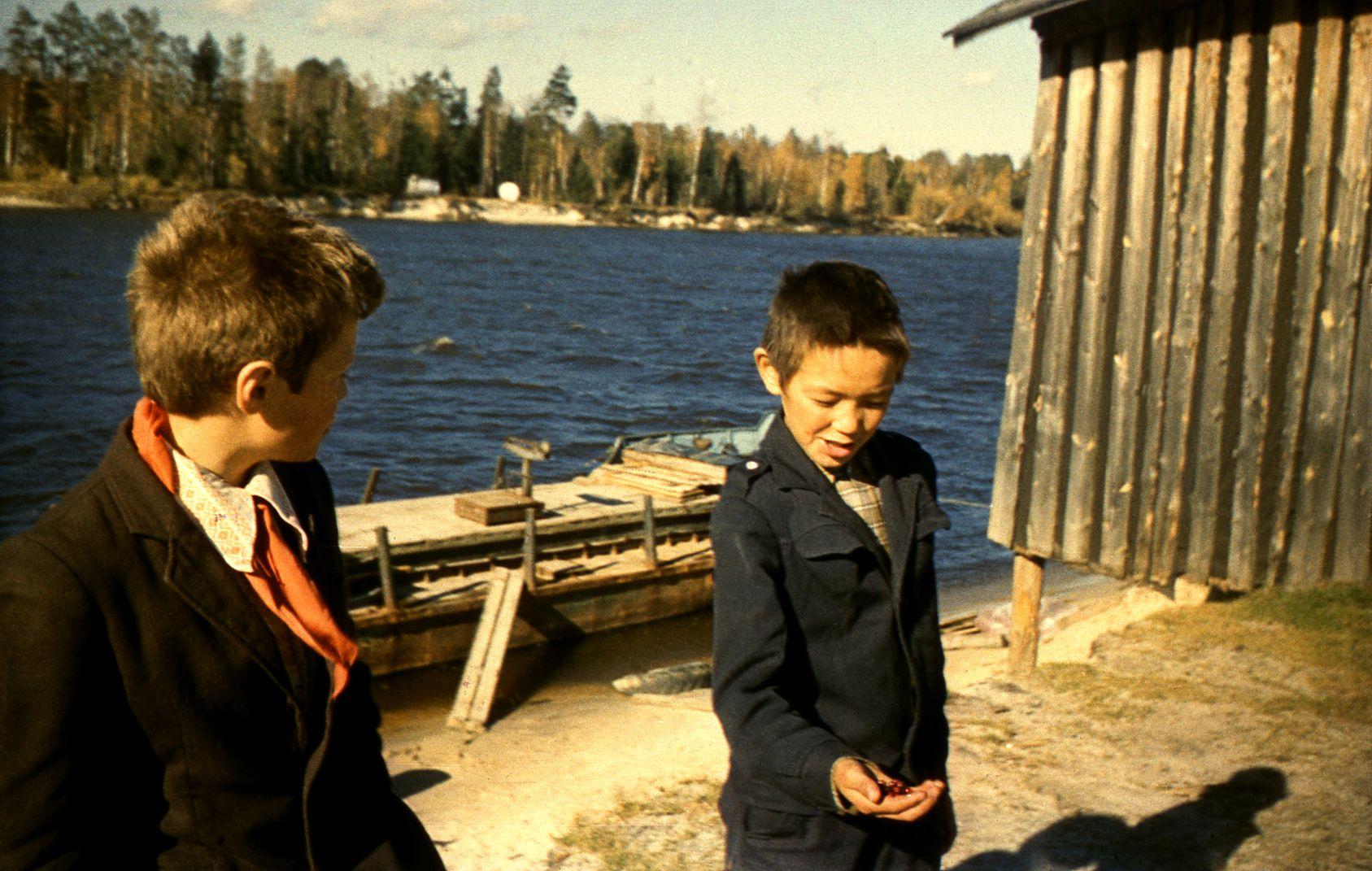 Filmigrupp Agani külas Siberis (1985) - Foto Ago Ruus