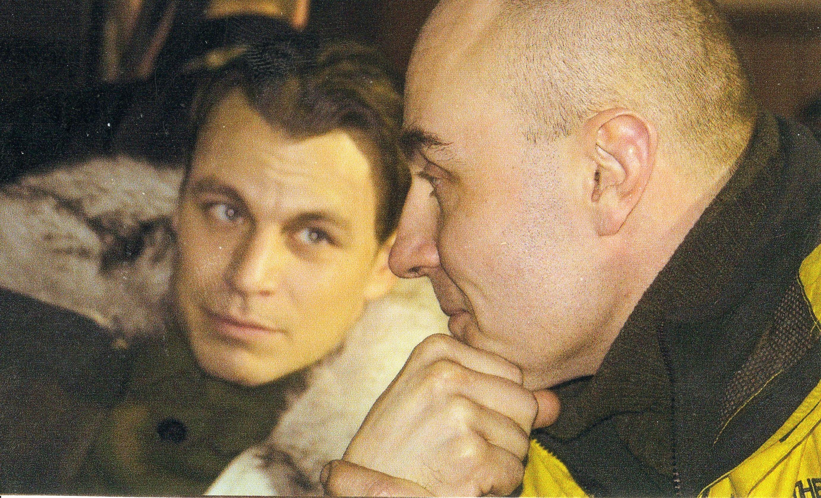 Sulo Kallio osatäitja Peter Franzén ja kaasprodutsent Ilkka Y. L. Matila filmivõtetel Haapsalu raudteejaamas - Foto Olav Neuland