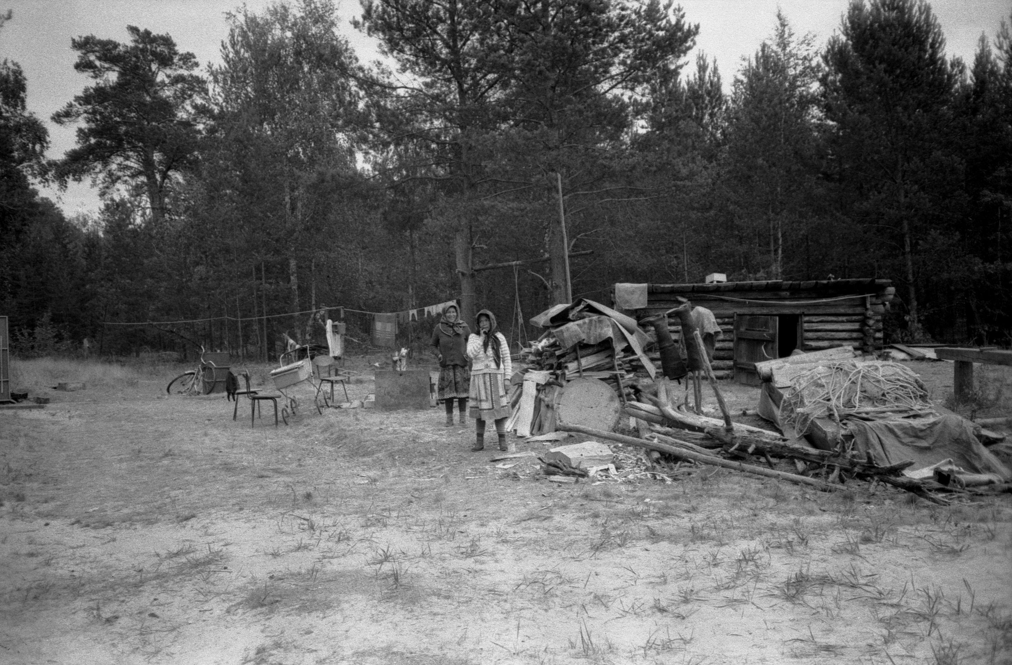 Filmigrupp hantide argipäevas (1988)