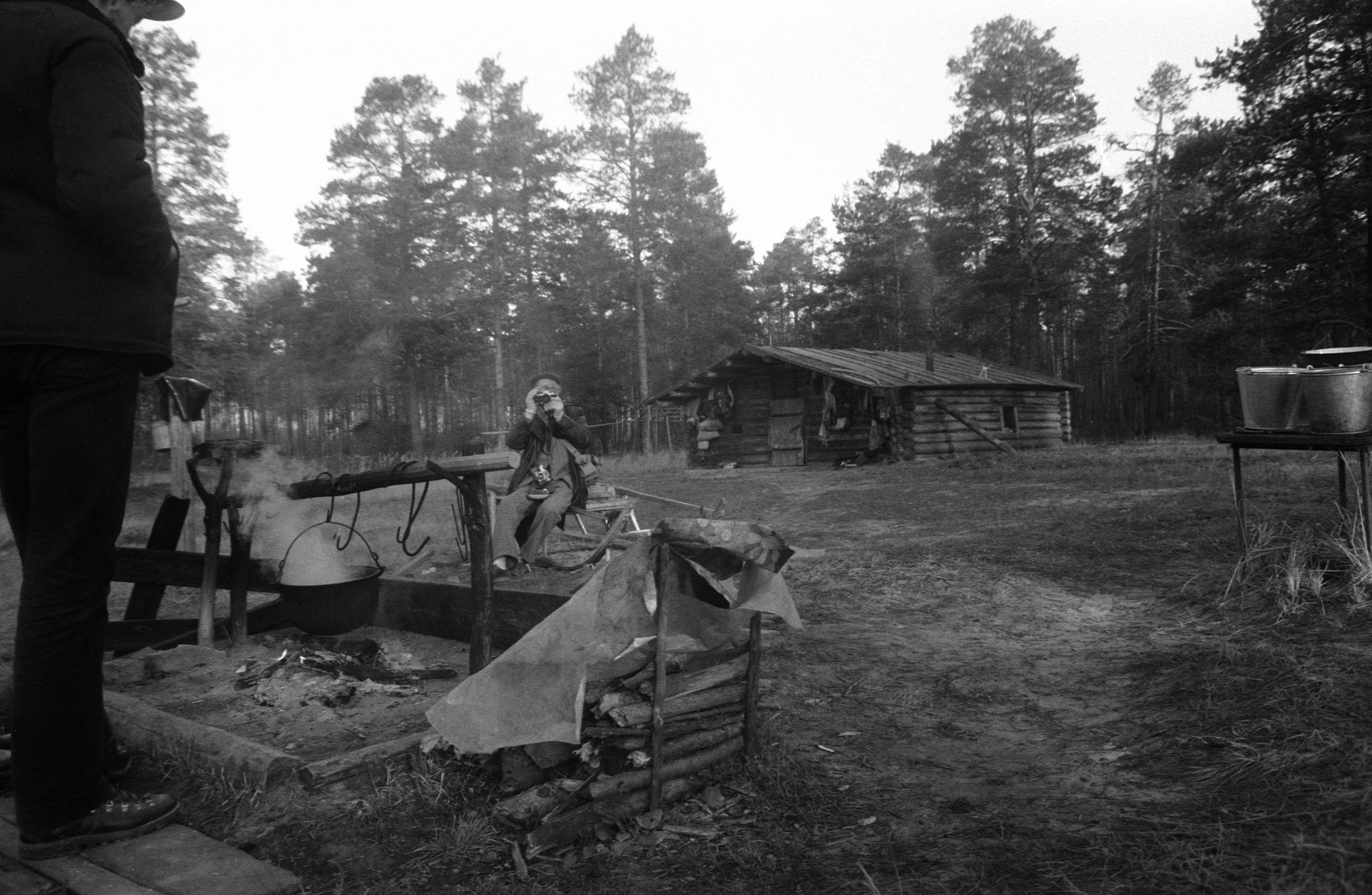 Lennart Meri fotografeerimas filmivõtetel (1985)