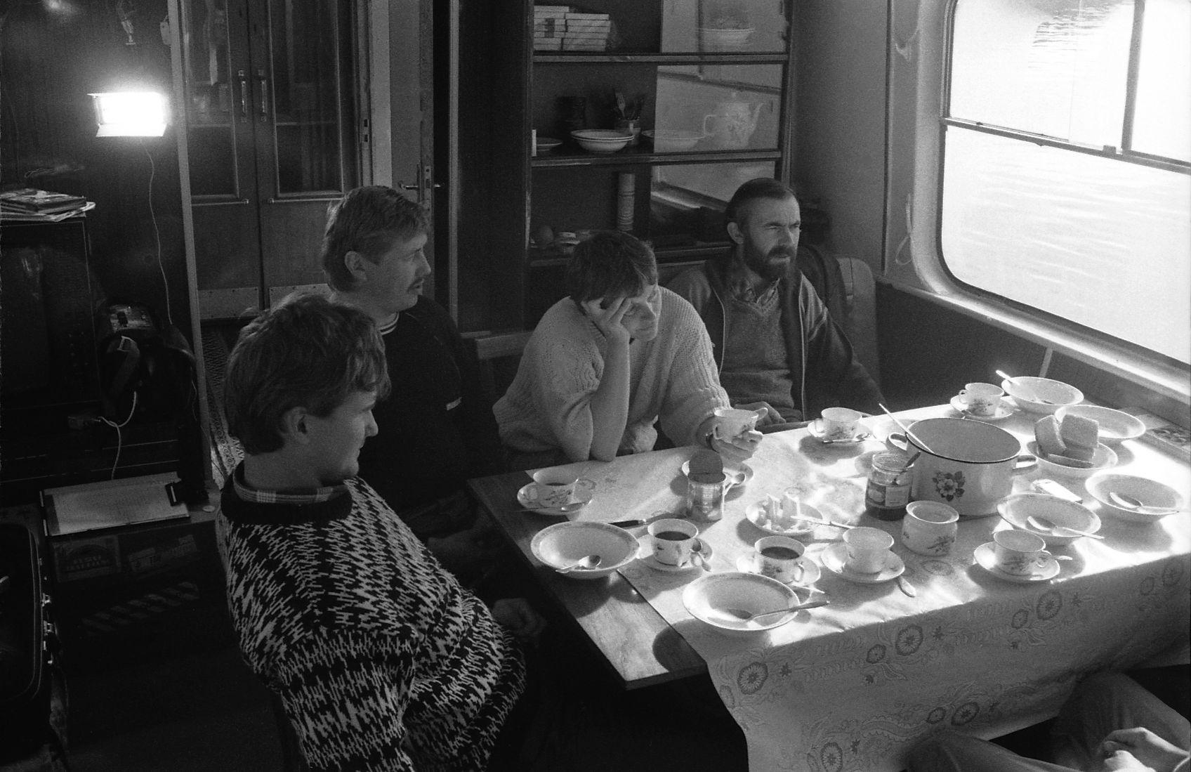 Filmigrupiga laeval (1988) - Foto Enn Säde