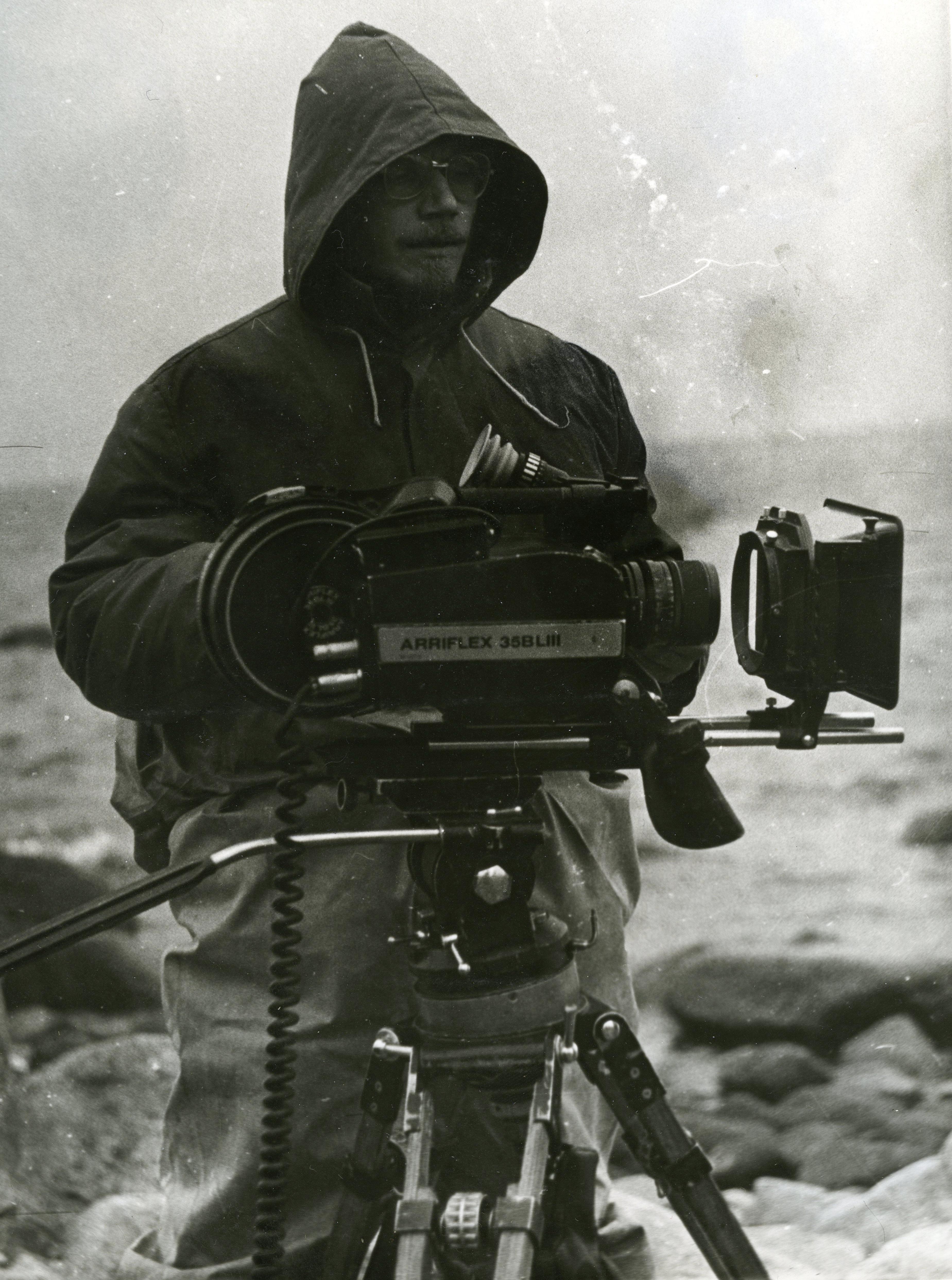 Filmivõtted Viimsi vabaõhumuuseumis (november 1986). Operaator Tõnis Lepik - Foto Kadi Talpsepp