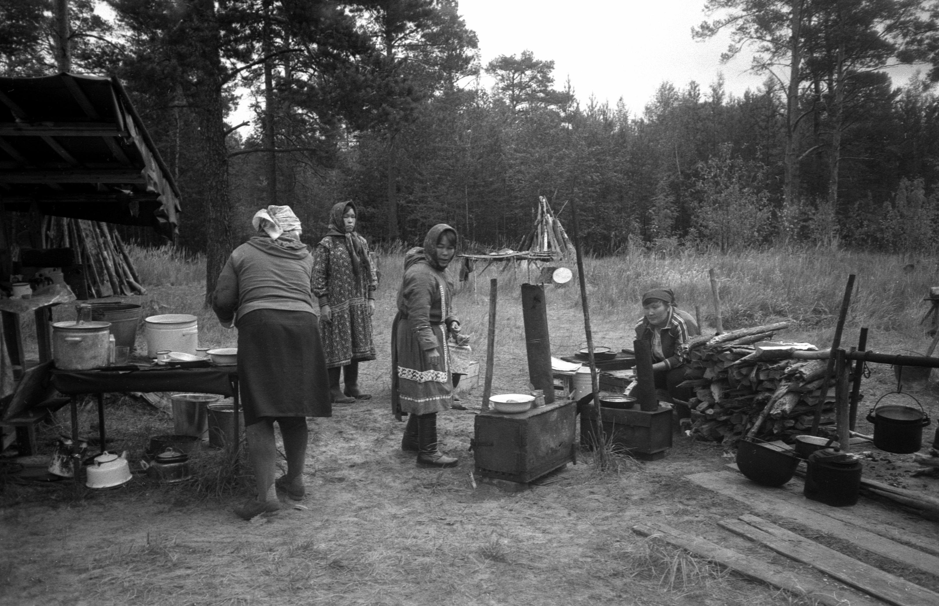 Filmigrupp hantide argipäevas (1988)
