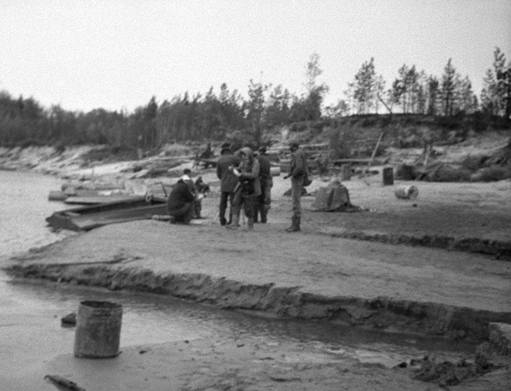 Vassili intervjuu jõe ääres - Foto Maie Jõgi