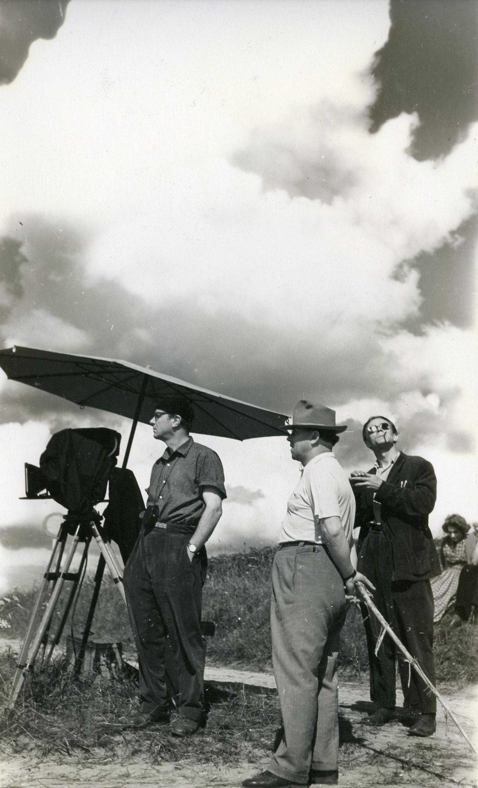 Filmivõtetel Tartumaal (august 1957) - jalutuskepiga  režissöör Aleksandr Mandrõkin