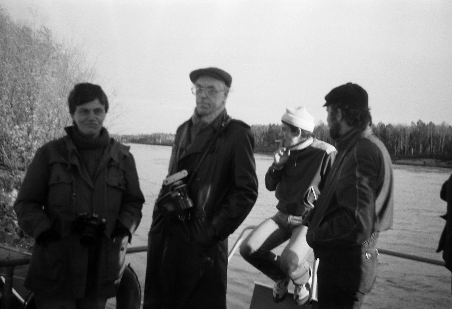 Filmigrupi laevasõit, maastikud, vahepeatus  (1985) - Foto Enn Säde