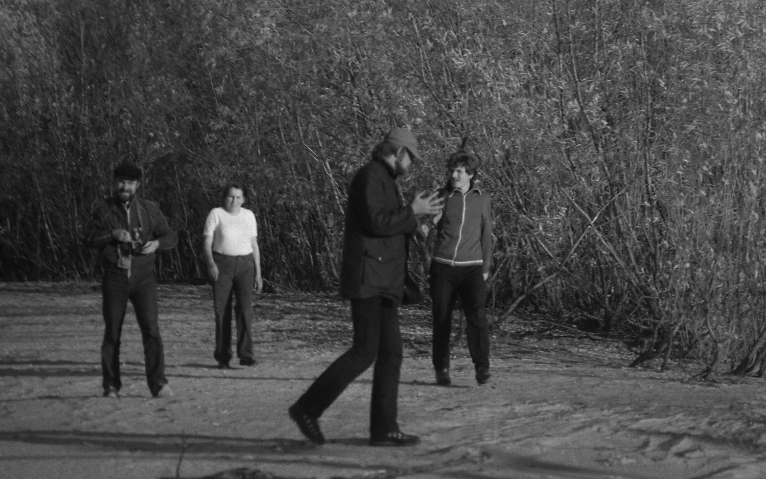 Filmigrupi laevasõit, maastikud, vahepeatus  (1985) - Foto Enn Säde