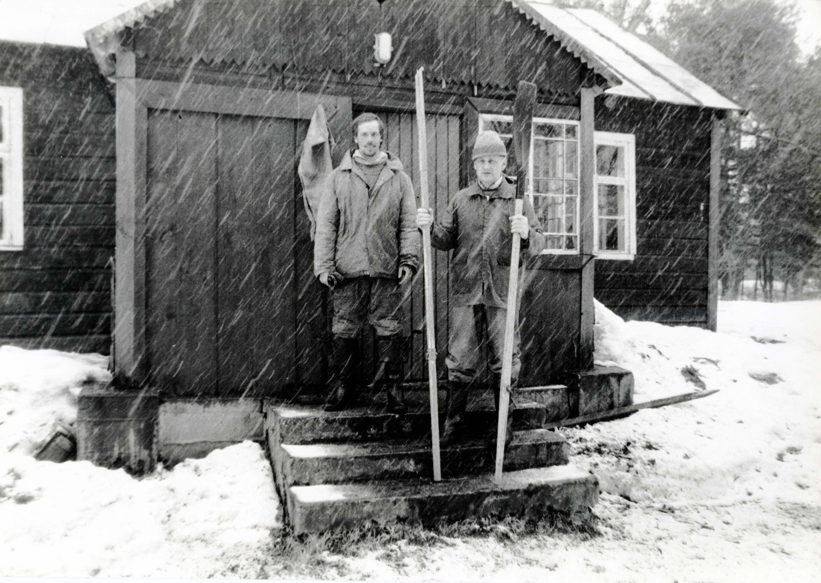 Filmivõtetel Ruhnus 1986. aasta novembris. Vitali Gerne ja Andres sööt