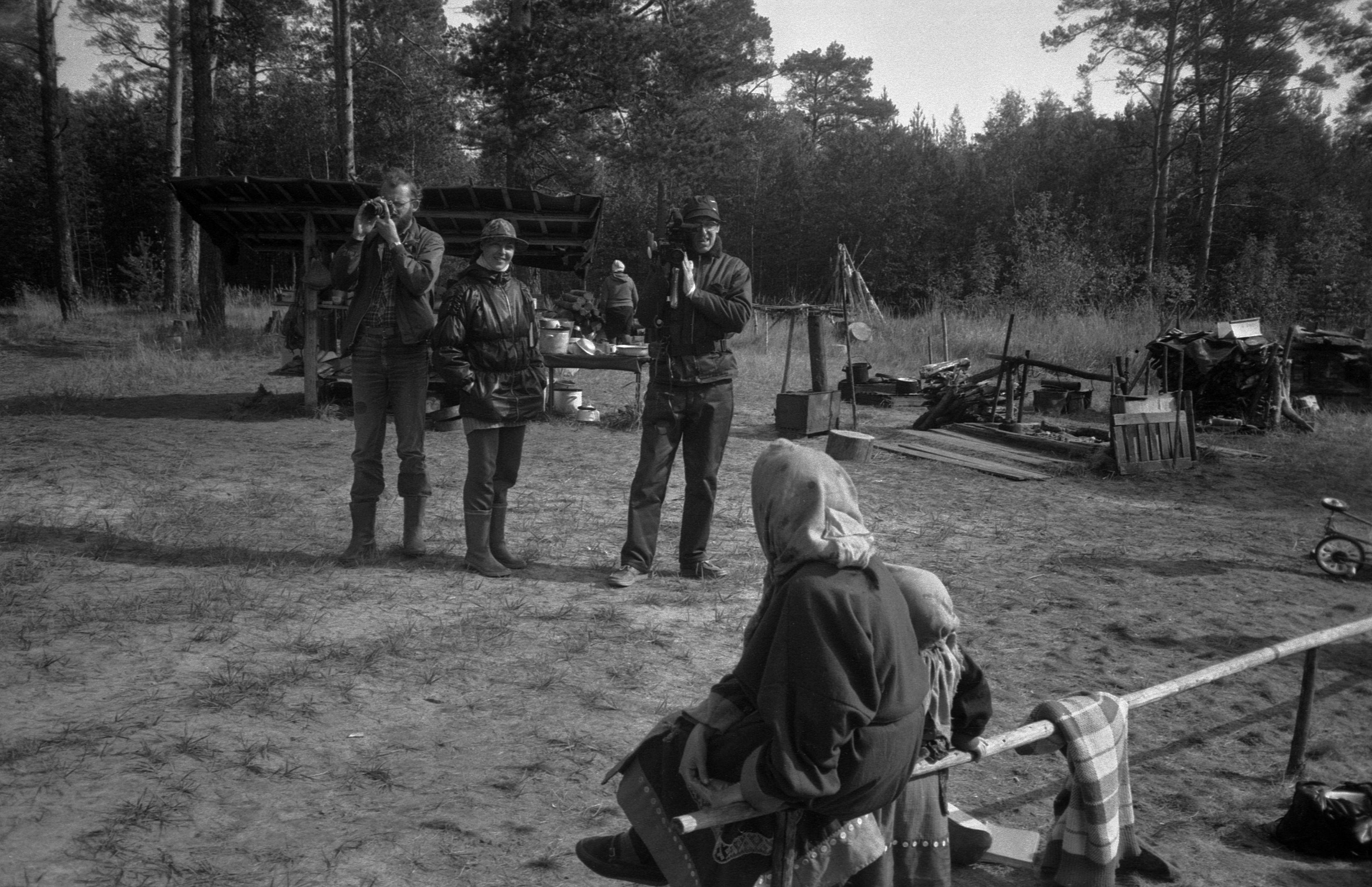 Filmigrupp hantide argipäevas (1988)