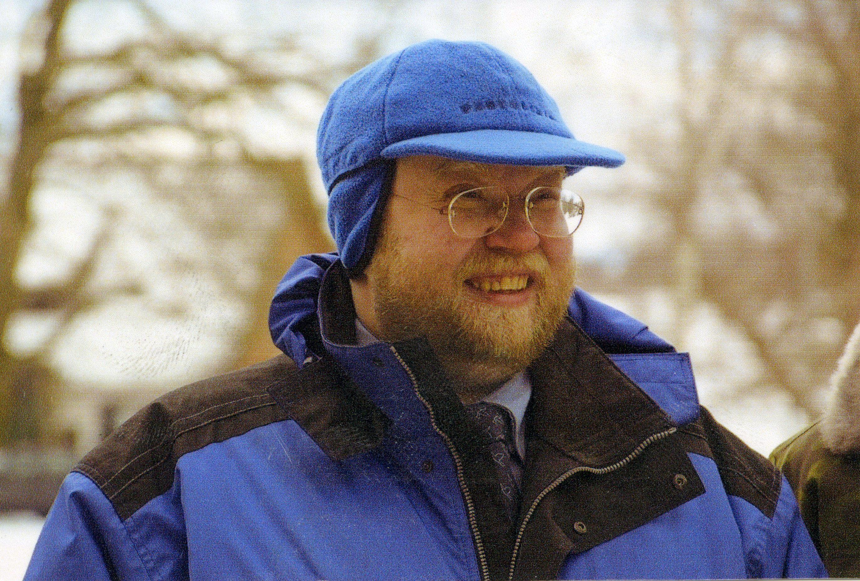 Ajalookonsultant Mart Laar filmivõtetel Sangaste lossi juures - Foto Olav Neuland