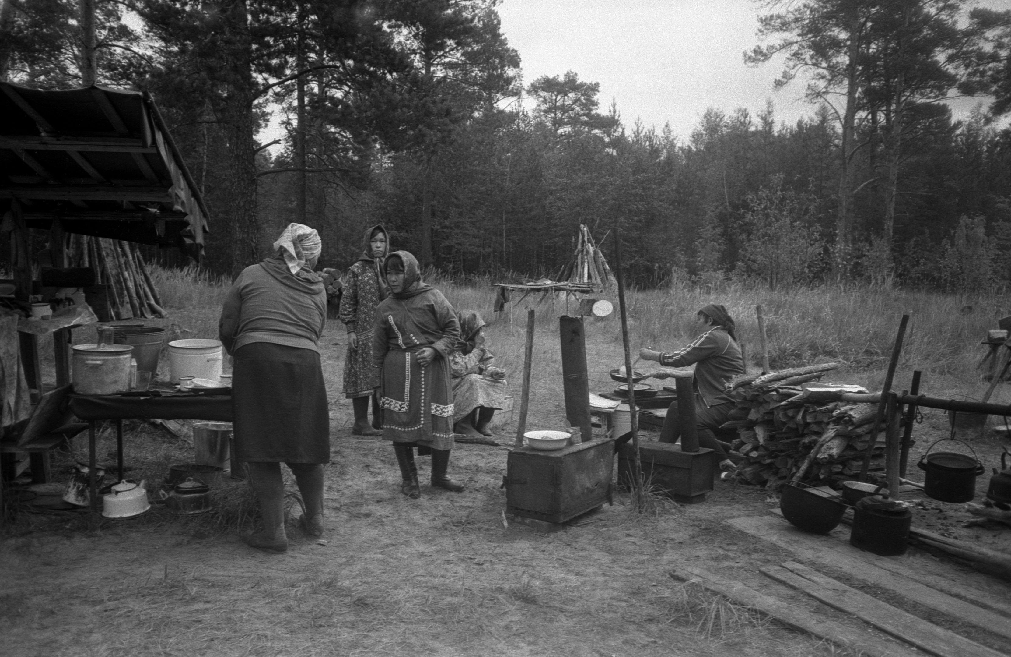 Filmigrupp hantide argipäevas (1988)
