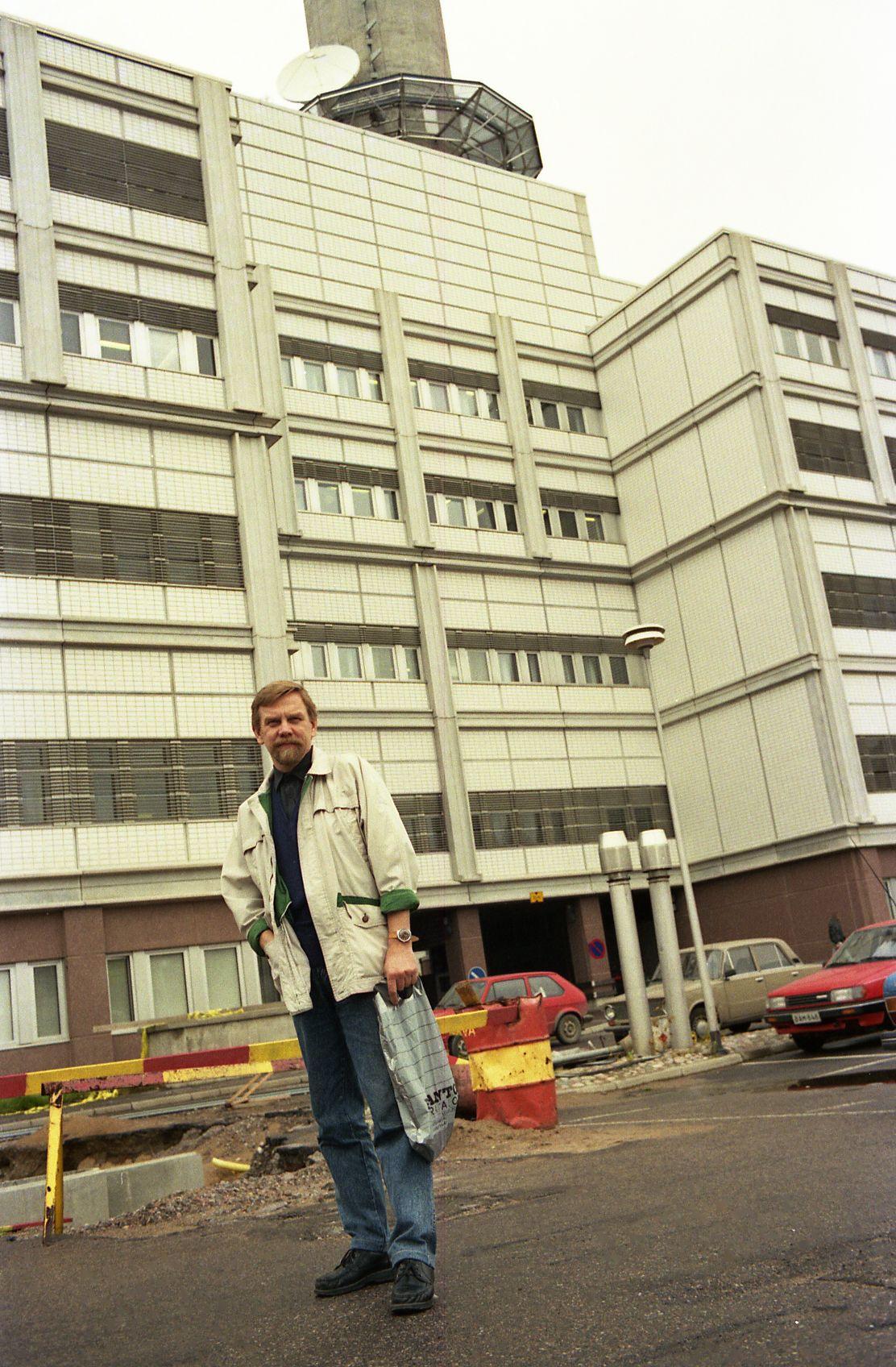 Torumi pojad (1989) esilinastus YLE-s. YLE õues 