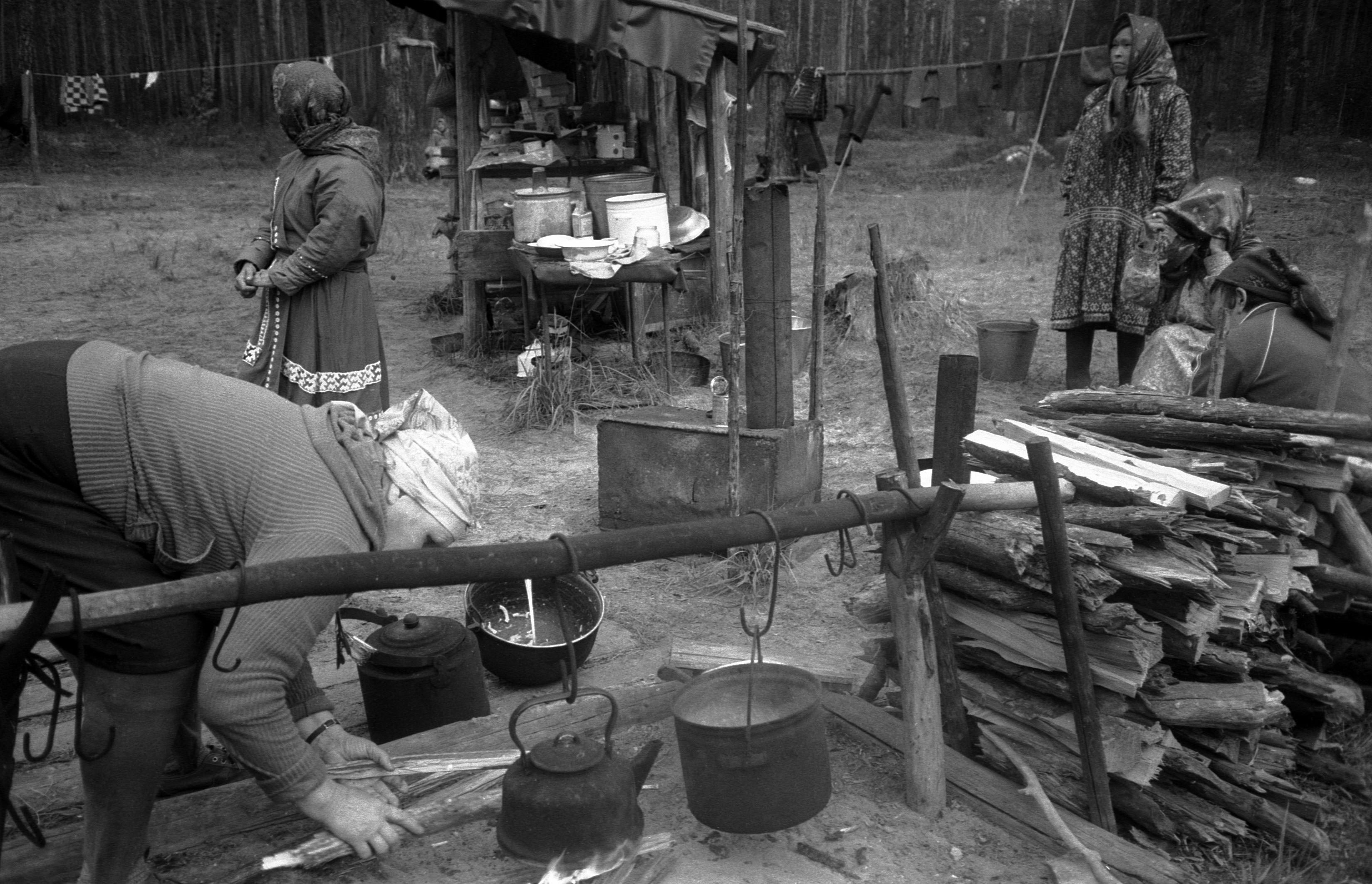 Filmigrupp hantide argipäevas (1988)