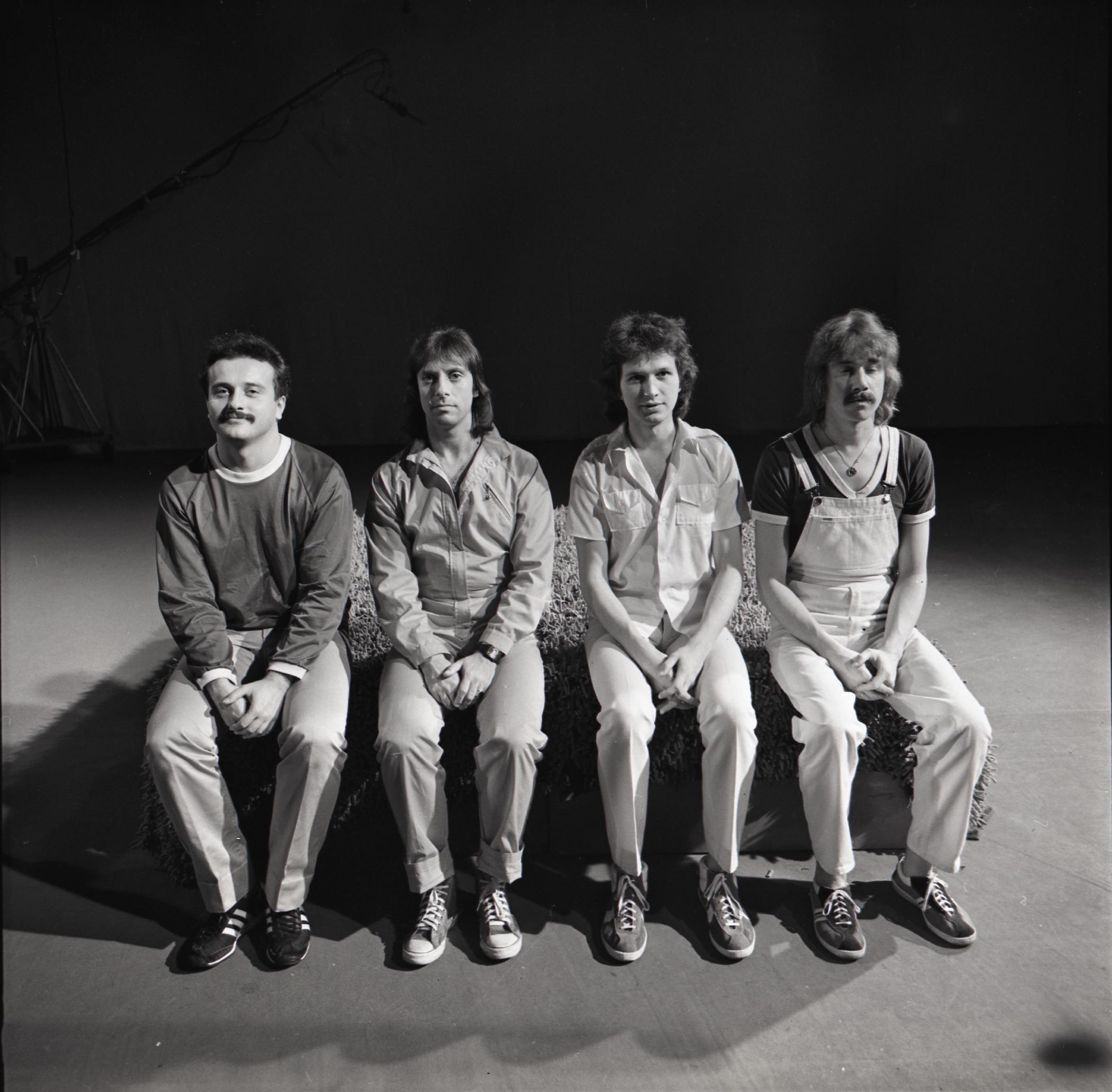 Magnetic Band 