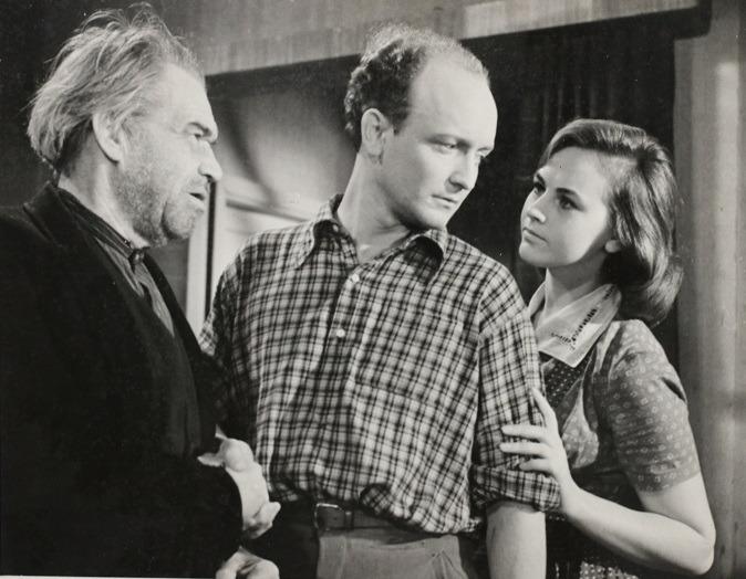 Kaarel Karm, Mati Klooren ja Sirje Arbi mängufilmis „Jäljed“ (1963) – Perekond Järveti kogu