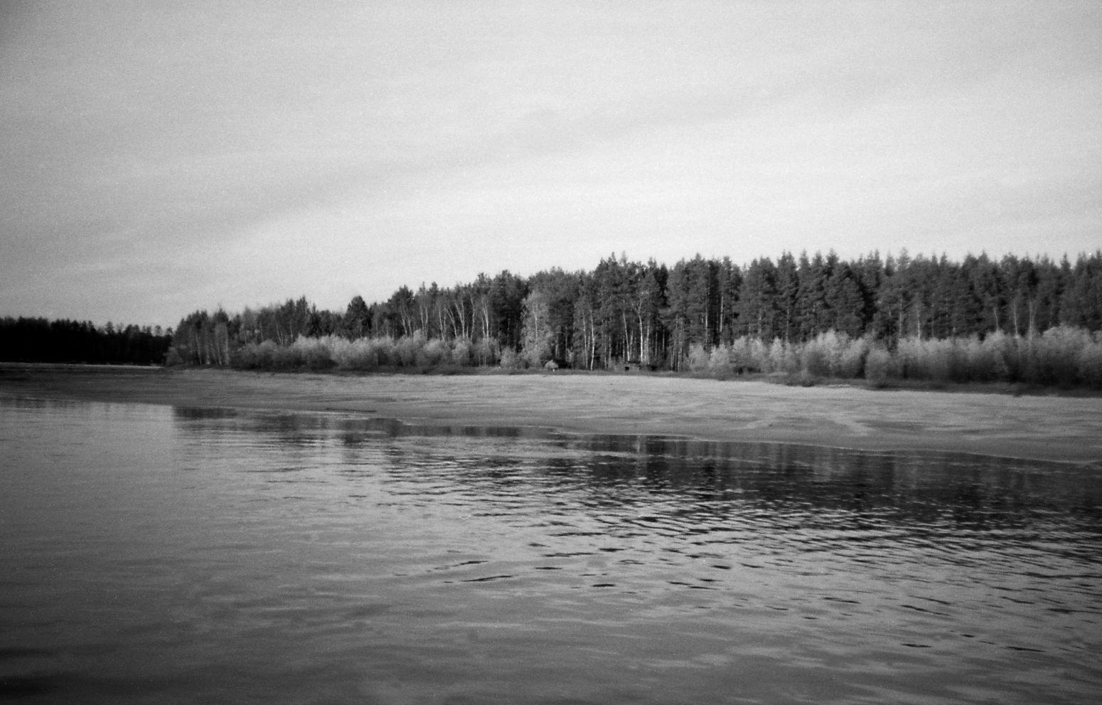 Filmigrupi laevasõit, maastikud, vahepeatus  (1985) - Foto Enn Säde