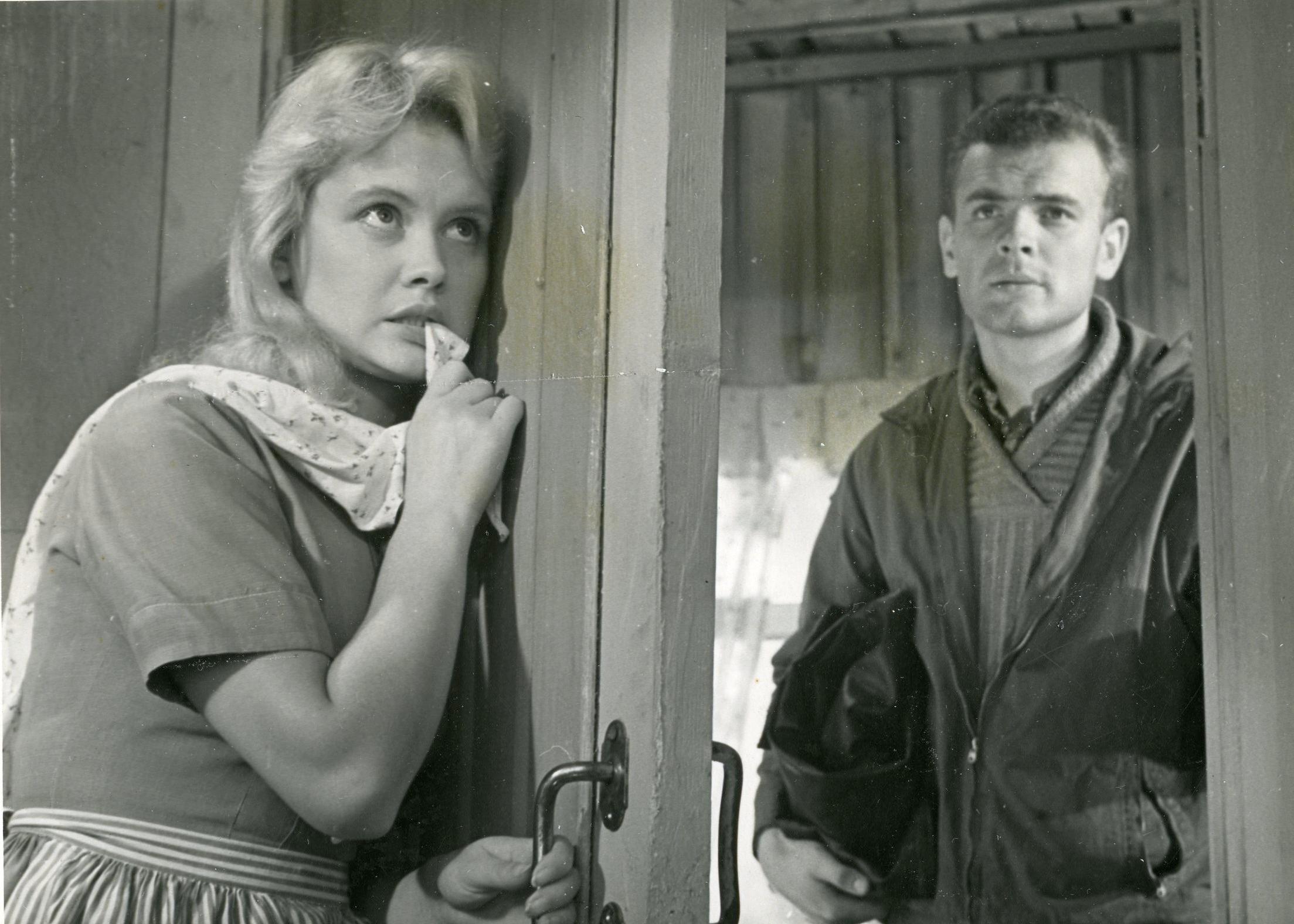 Anna-Liisa osas Elviira Losmann, Jüri osas Peeter Šmakov - Foto Oti Vasemaa