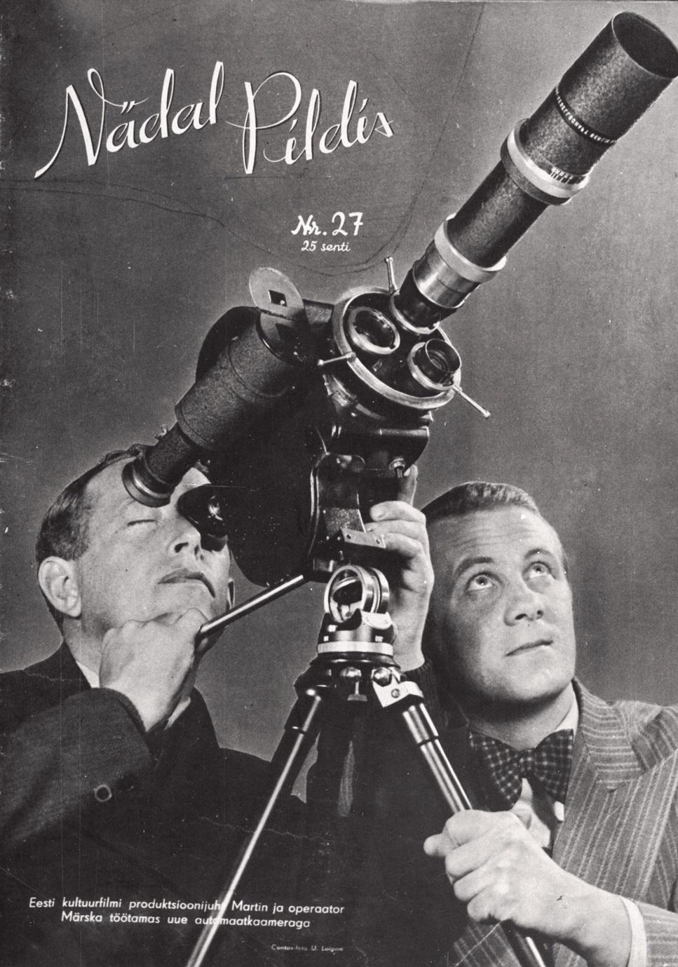 Eesti Kultuurfilmi produktsioonijuht E. Martin ja operaator Konsatantin Märska töötamas uue automaatkaameraga (1936) - Filmiarhiivi kogu
