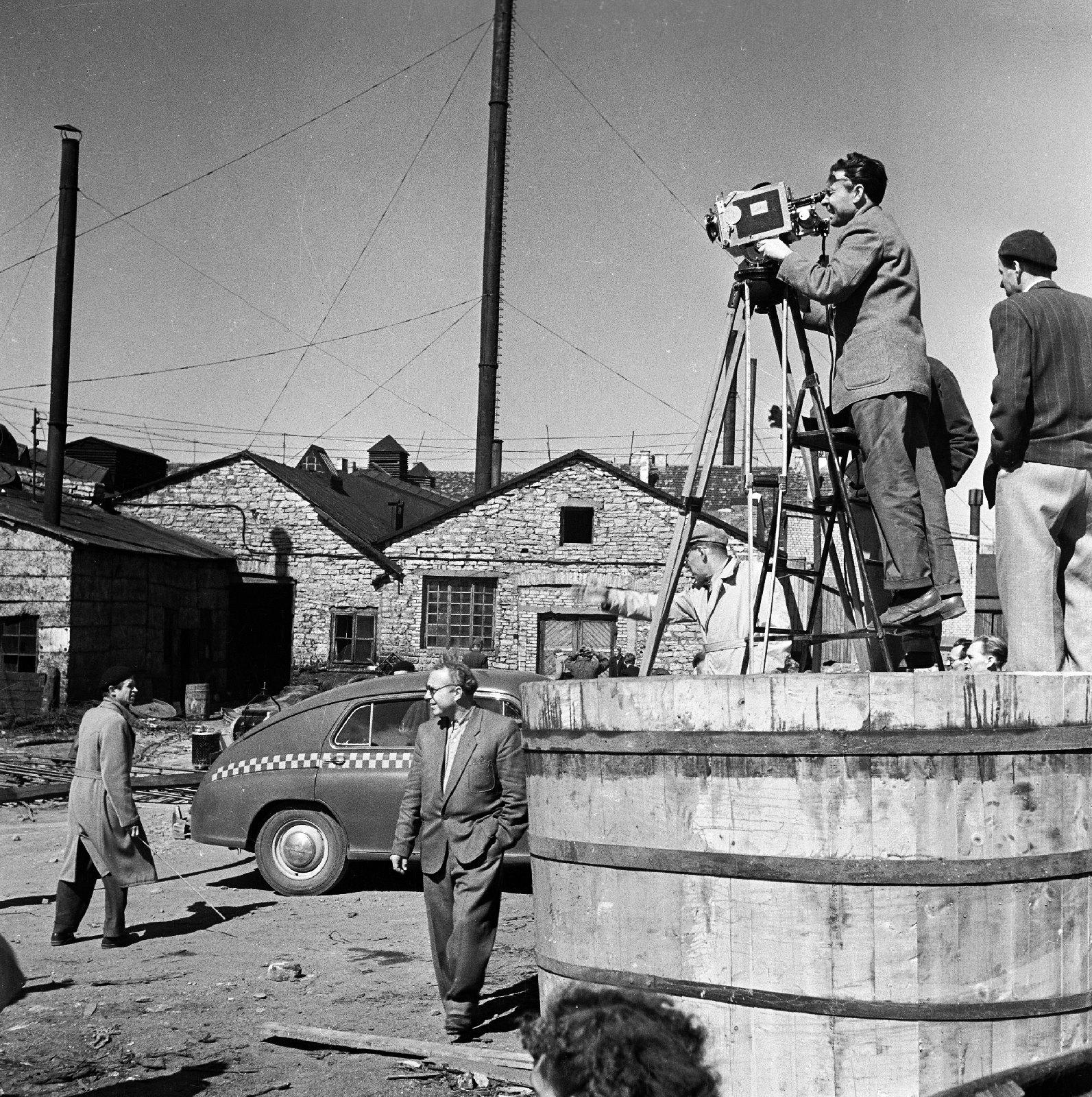 Mängufilm „Juunikuu päevad“ (1957) - Filmiarhiivi kogu