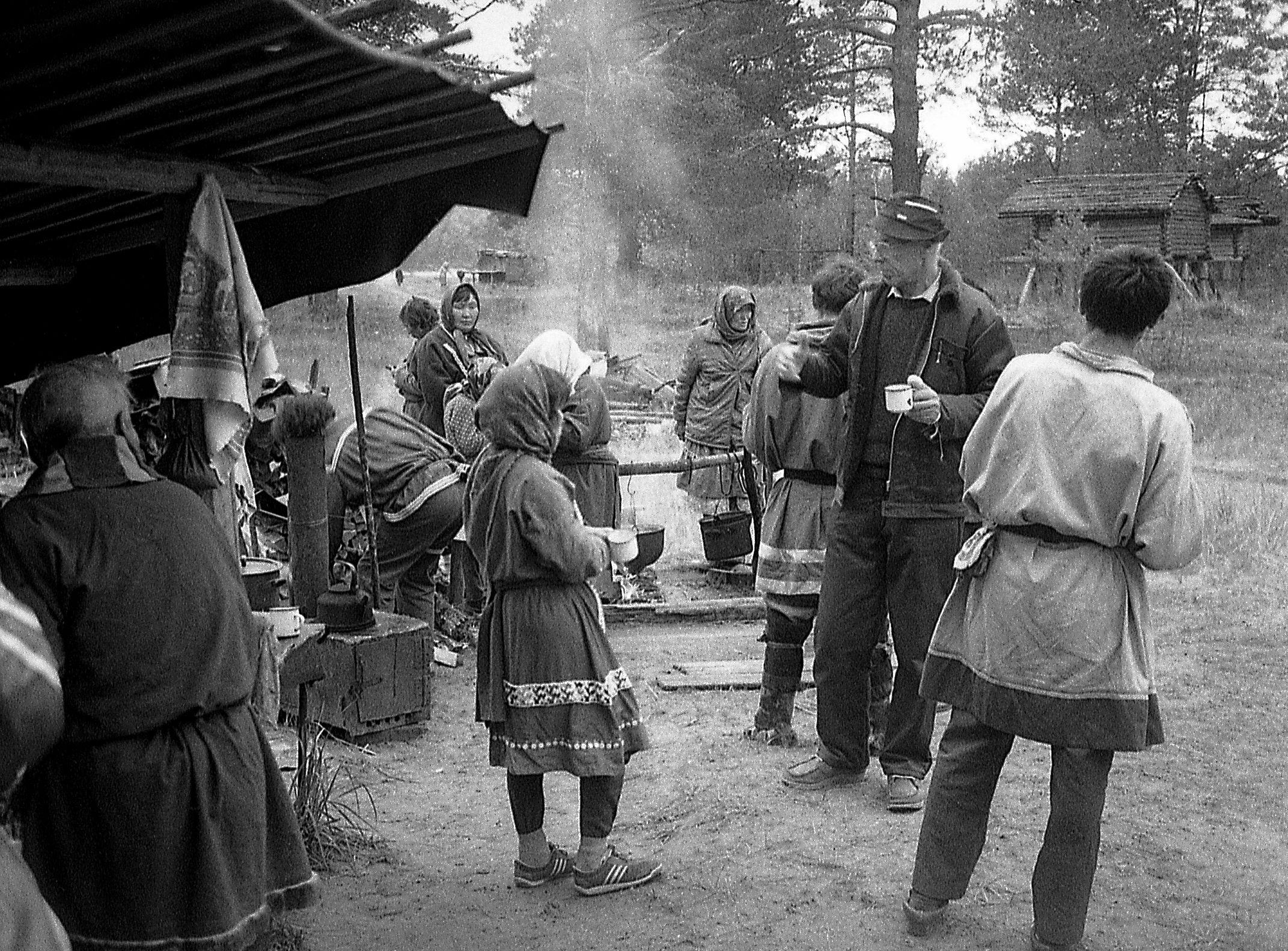 Filmigrupi söögipaus - Foto Maie Jõgi