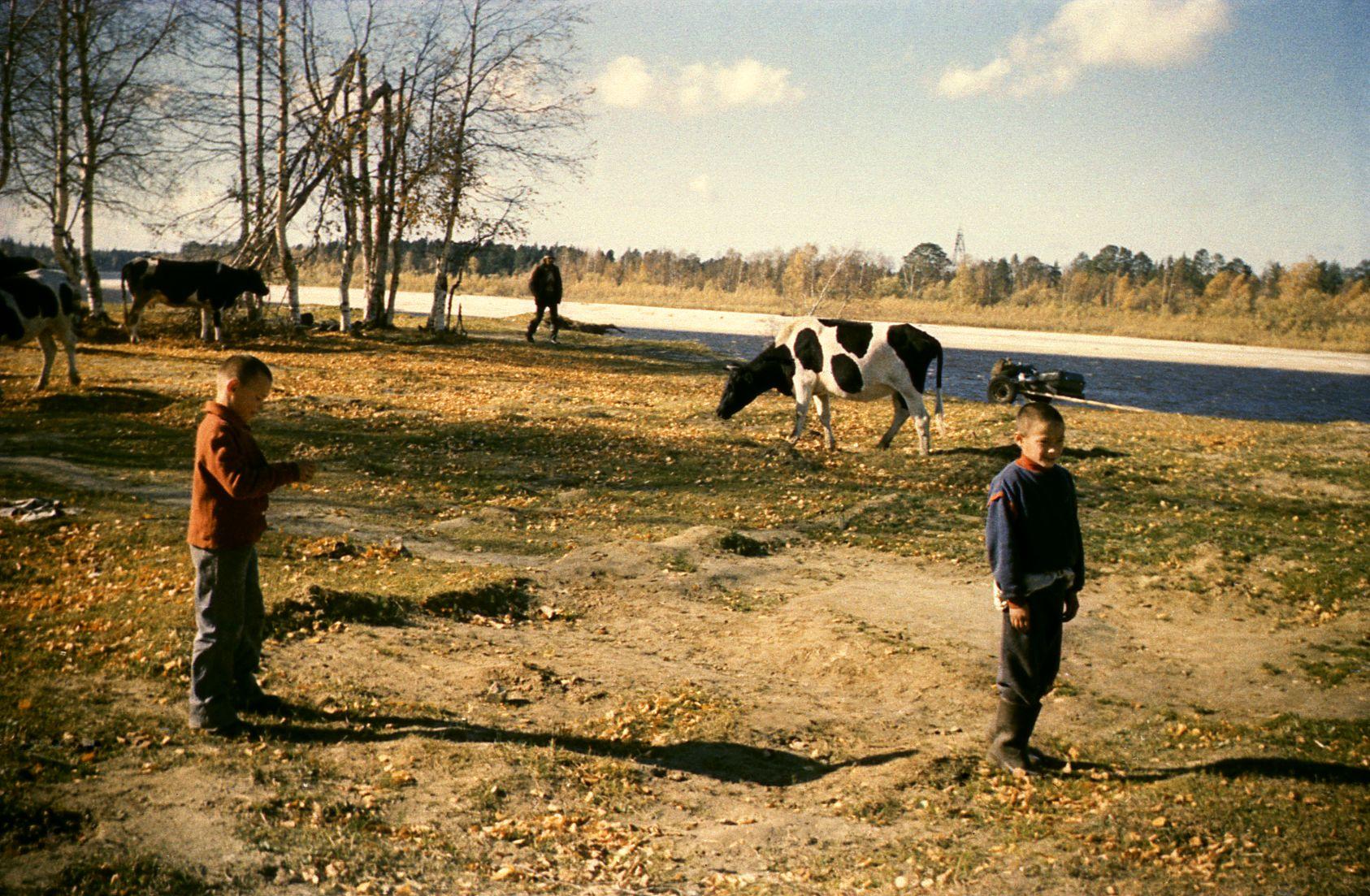 Filmigrupp Agani külas Siberis (1985) - Foto Ago Ruus