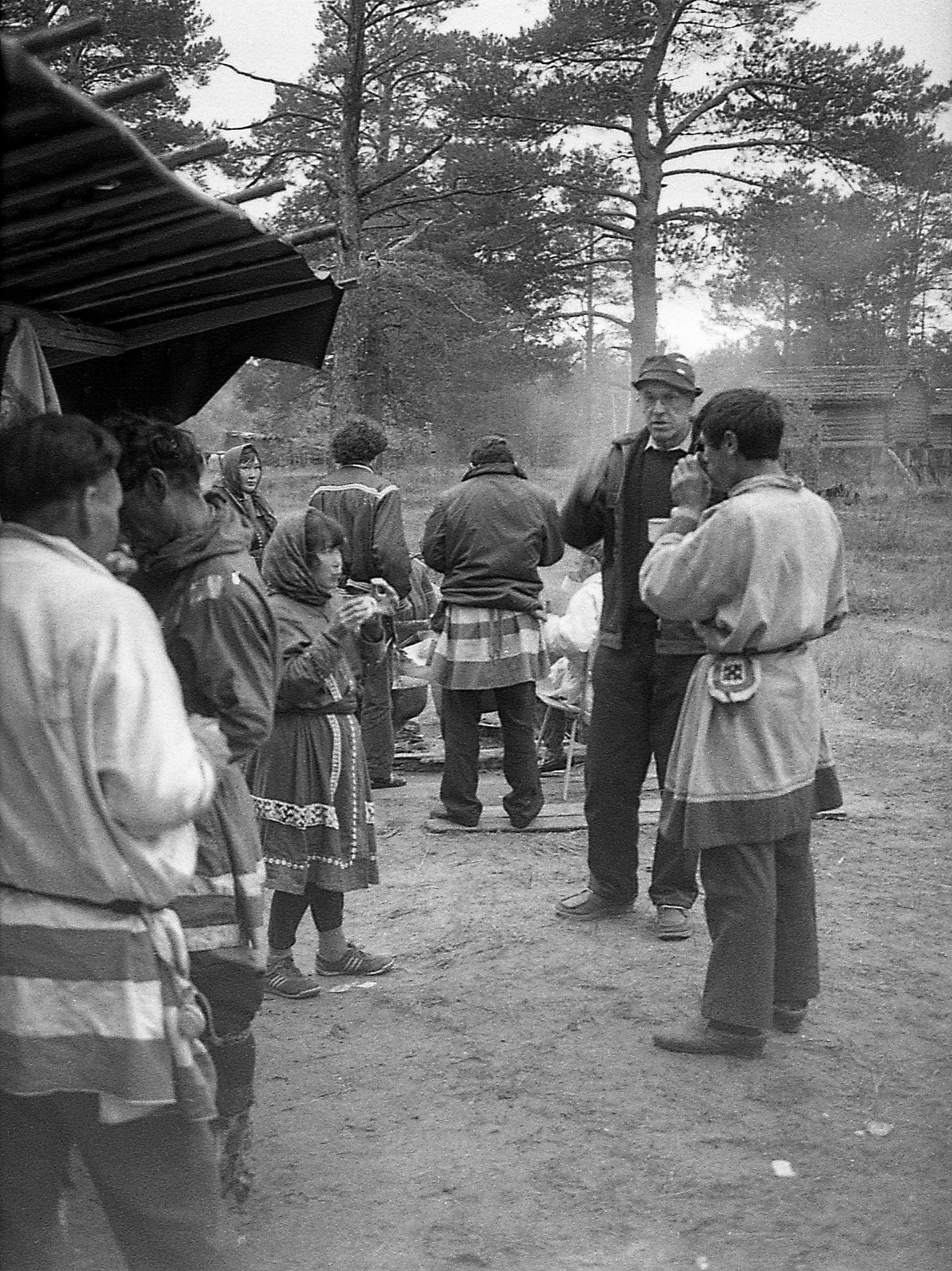 Filmigrupi söögipaus - Foto Maie Jõgi