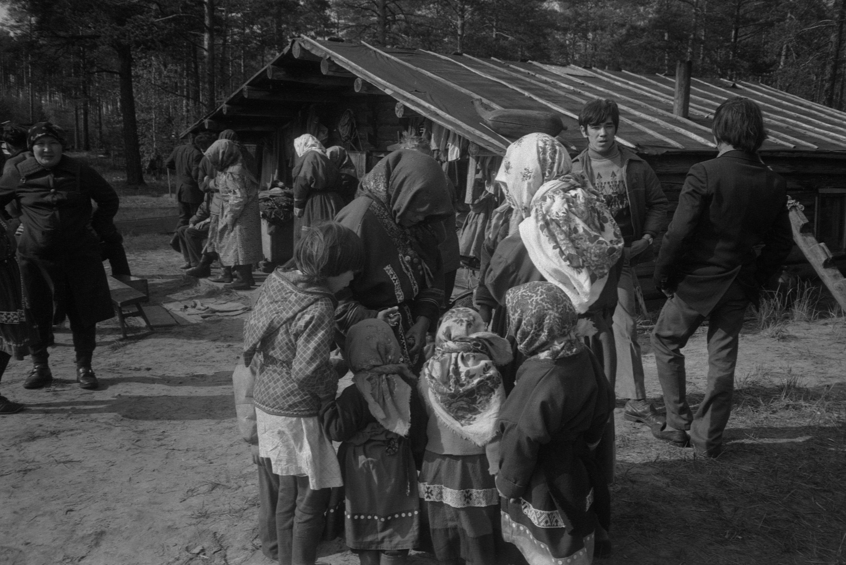 Filmigrupp hantide argipäevas (1988)