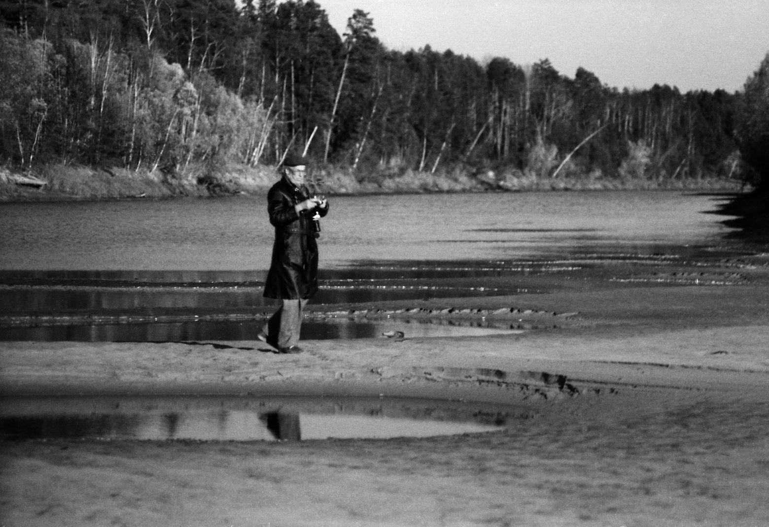Filmigrupi laevasõit, maastikud, vahepeatus  (1985) - Foto Enn Säde