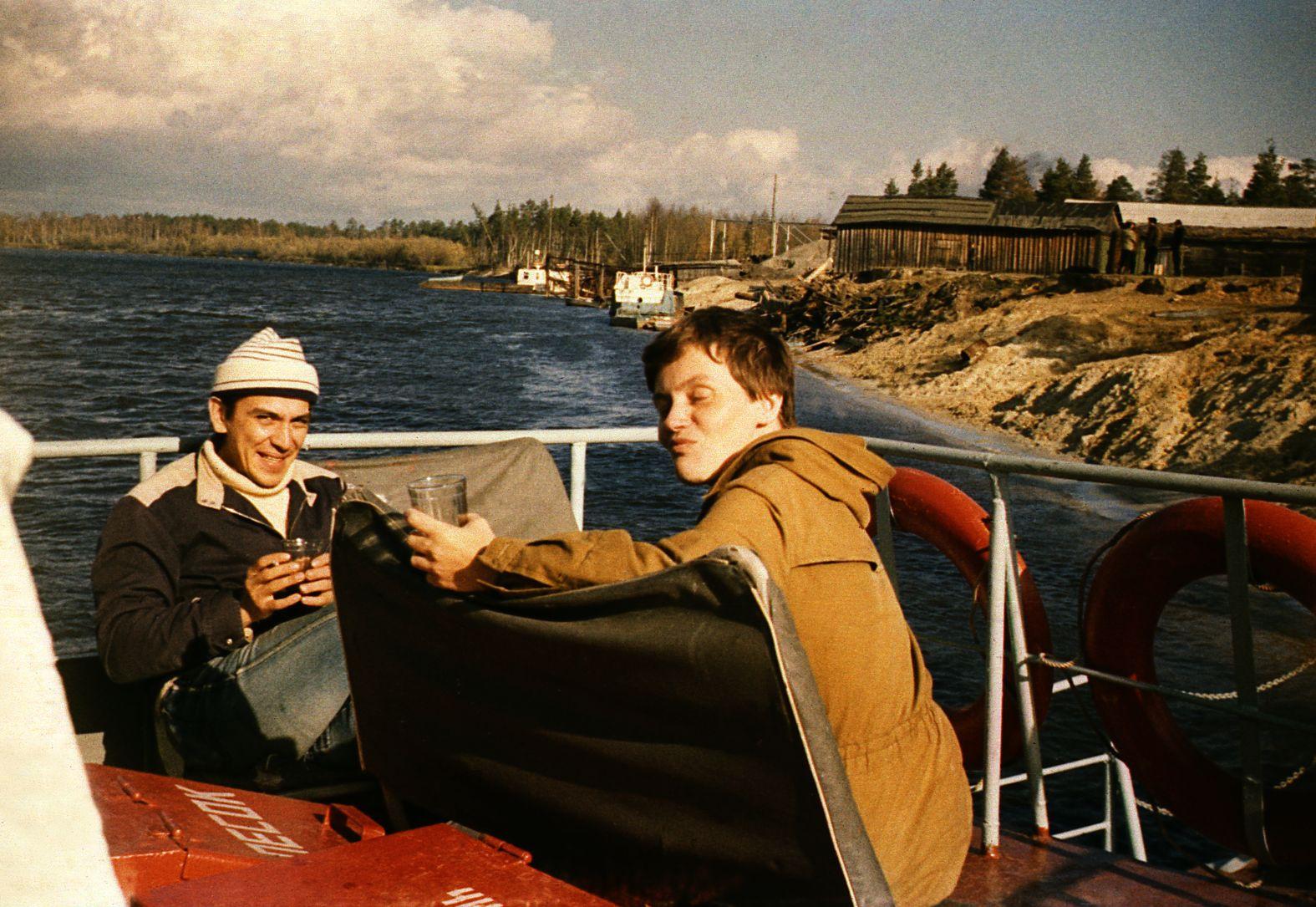 Filmigrupp Agani külas Siberis (1985) - Foto Ago Ruus